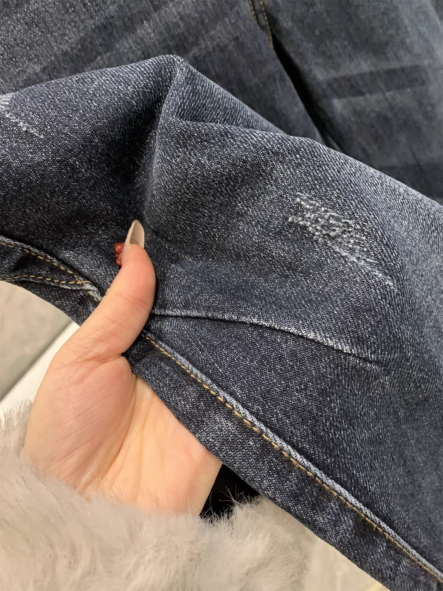 Don Quixote dòng H! Quá trình giặt bằng cát siêu bền! Quần jean thường ngày co giãn, thân thiện với da, mềm mại, thích hợp cho mùa xuân, mùa thu và mùa đông.