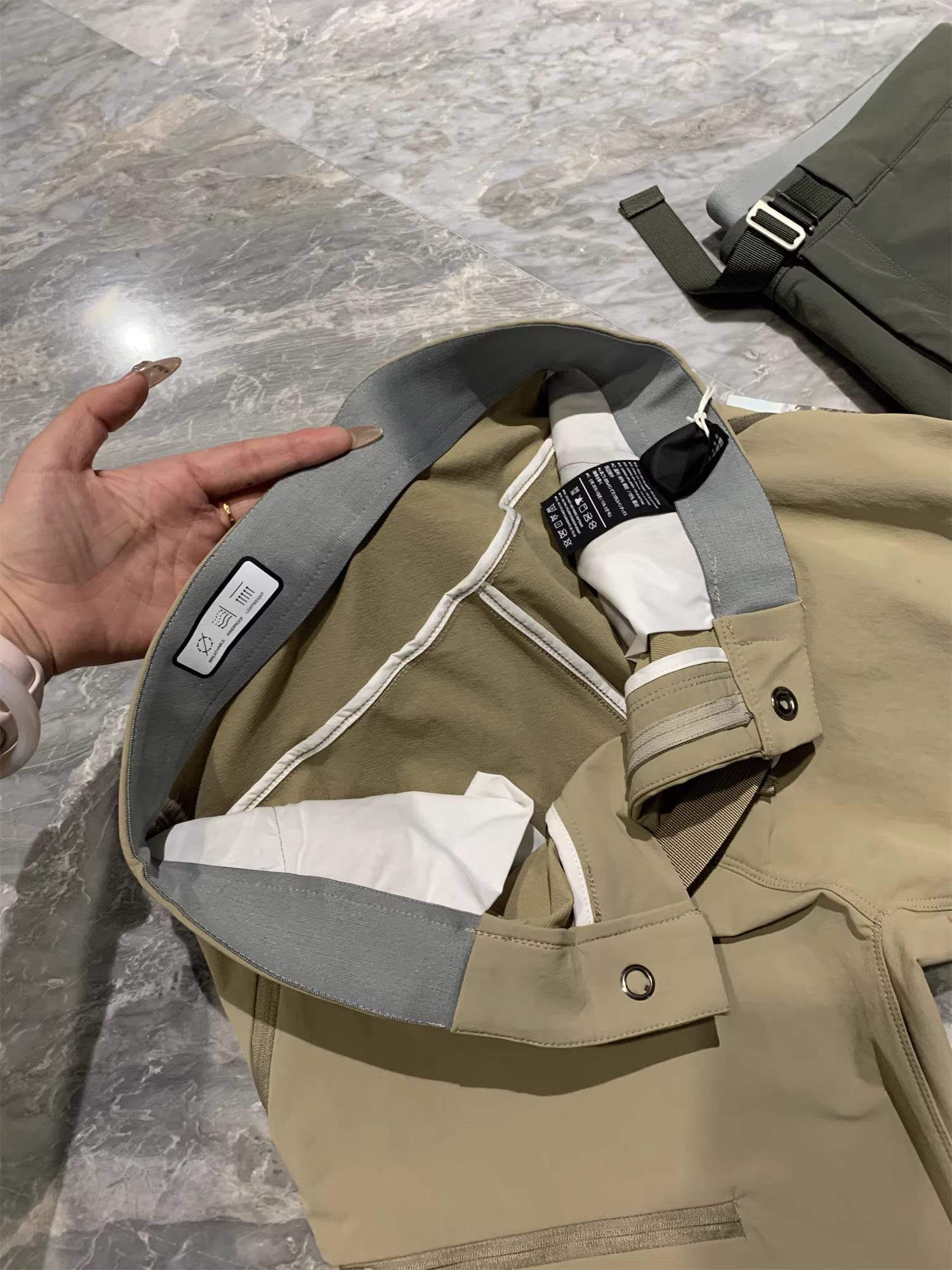 Quần dài phong cách Bắc Âu Don Quixote! Quần dài đa năng, chống gió và chống thấm nước, kiểu dáng thể thao, dành cho nam.