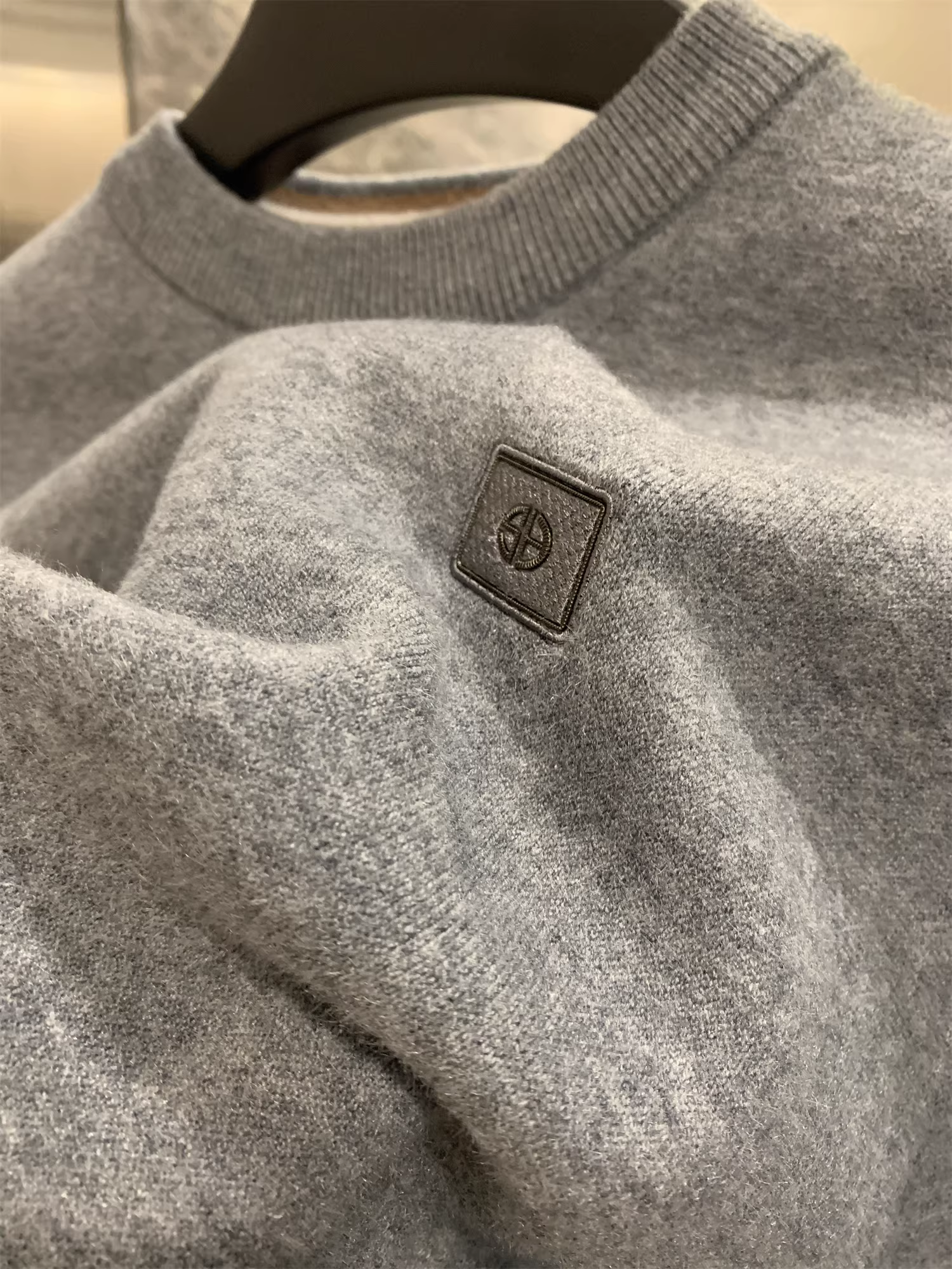 Sản phẩm cao cấp dòng Don Quixote S! Dày dặn và lót lông cừu! Áo len dáng rộng giữ ấm mùa đông dành cho nam giới, kiểu dáng hợp thời trang.