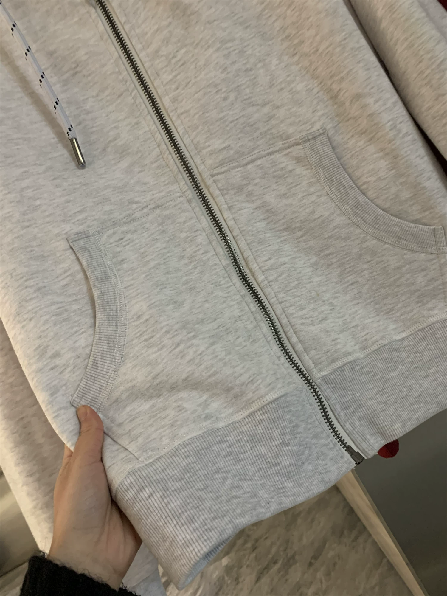 Don Quixote, thứ đẹp tuyệt vời! Áo khoác cardigan có mũ trùm đầu màu trơn ấm áp dành cho nam mùa thu đông.