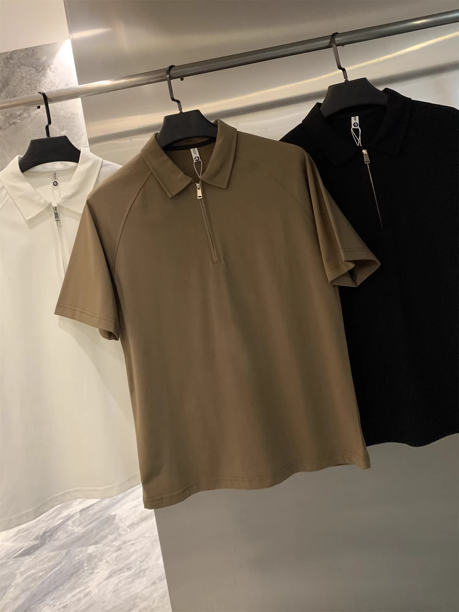 Dòng sản phẩm Don Quixote Light Luxury dành cho doanh nhân! Áo sơ mi polo ngắn tay màu trơn đa năng, phong cách thường ngày, mùa hè dành cho nam giới.