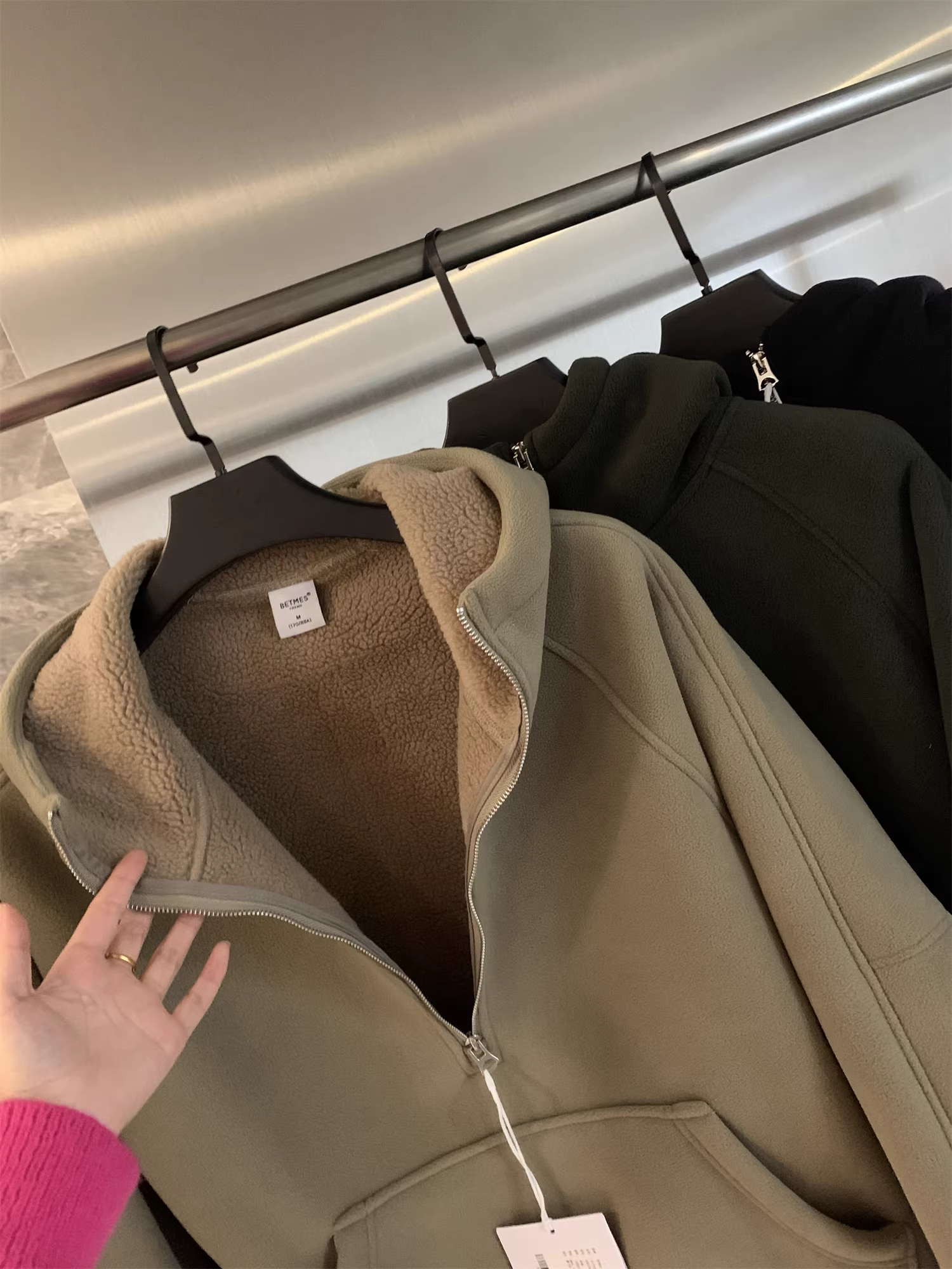 Áo khoác nỉ có mũ trùm đầu, thiết kế nửa khóa kéo Don Quixote! Áo khoác nỉ unisex mùa thu đông, thoải mái, ấm áp.