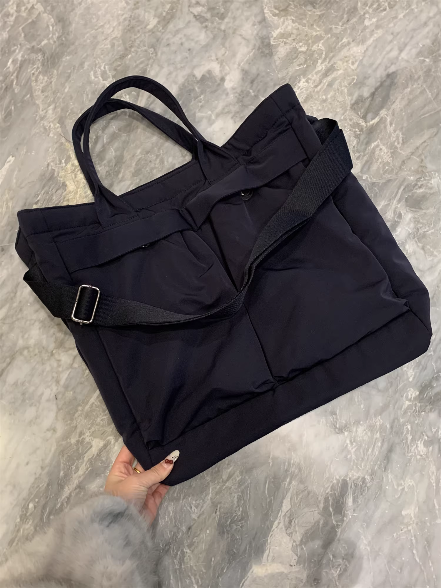 Túi xách đa năng Don Quixote U+ nhiều ngăn, sức chứa lớn! Túi đeo chéo thông thường dành cho cả nam và nữ, túi đeo vai hợp thời trang