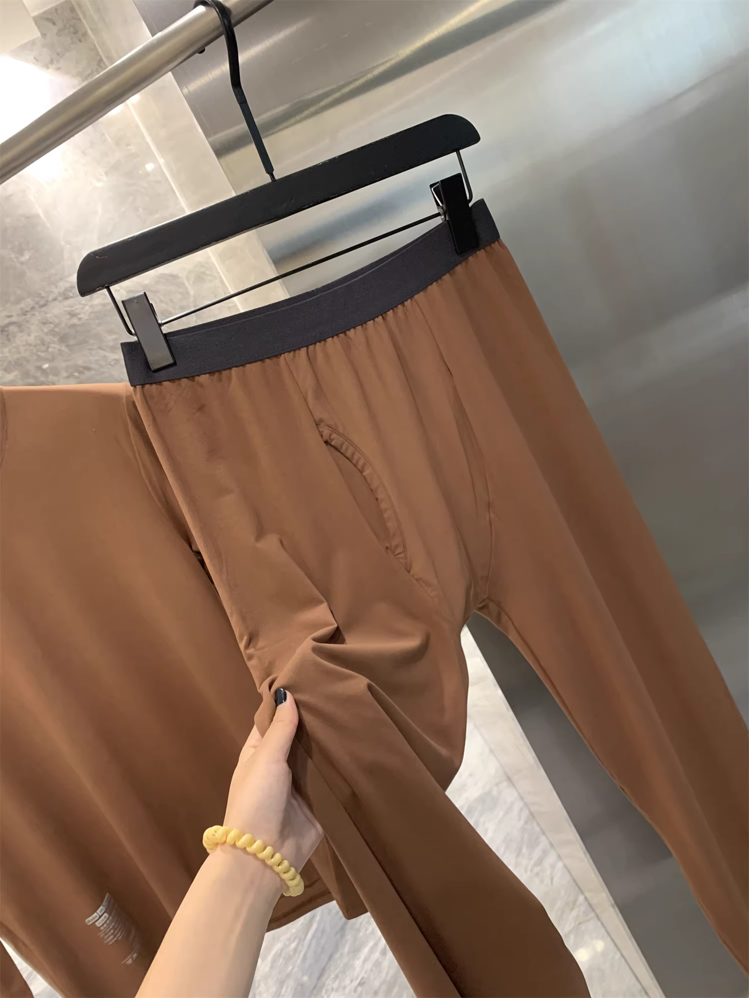 Dòng sản phẩm mặt nạ gừng ấm áp của Don Quixote! Bộ đồ lót giữ nhiệt thông thường, thân thiện với da, ấm áp, màu trơn, đa năng.