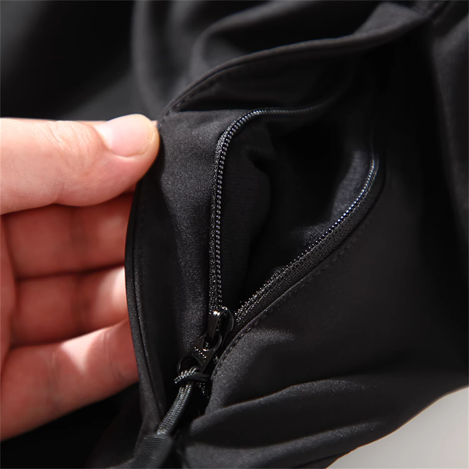 Quần thần kỳ của cửa hàng Don Quixote! Thân thiện với làn da và ấm áp! Quần ngoài trời nhẹ, lót lông cừu, may 3D dành cho nam, thích hợp cho mùa thu và mùa đông.