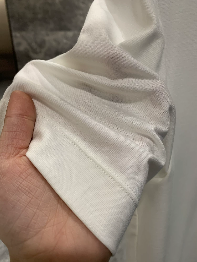 Don Quixote Isman Acetate! Công nghệ đen mát mẻ và trơn tru! Áo thun ngắn tay cổ tròn màu sắc tươi sáng, thấm hút mồ hôi, nhanh khô.