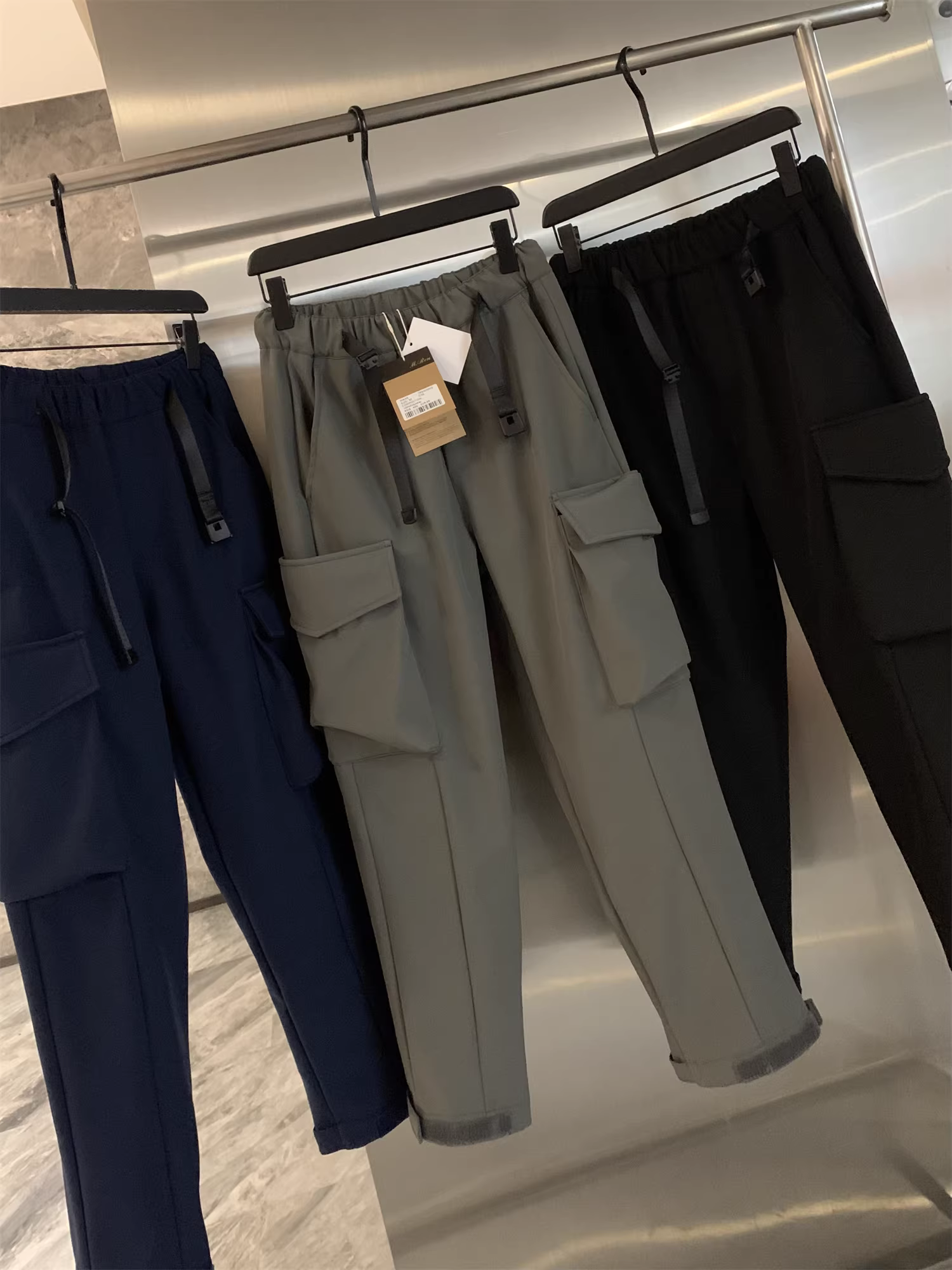 Thiết kế độc đáo của Don Quixote! Quần thể thao thường ngày kiểu quần áo bảo hộ lao động dành cho nam mùa thu đông, lót lông cừu, dày dặn, thoải mái, thoáng khí.