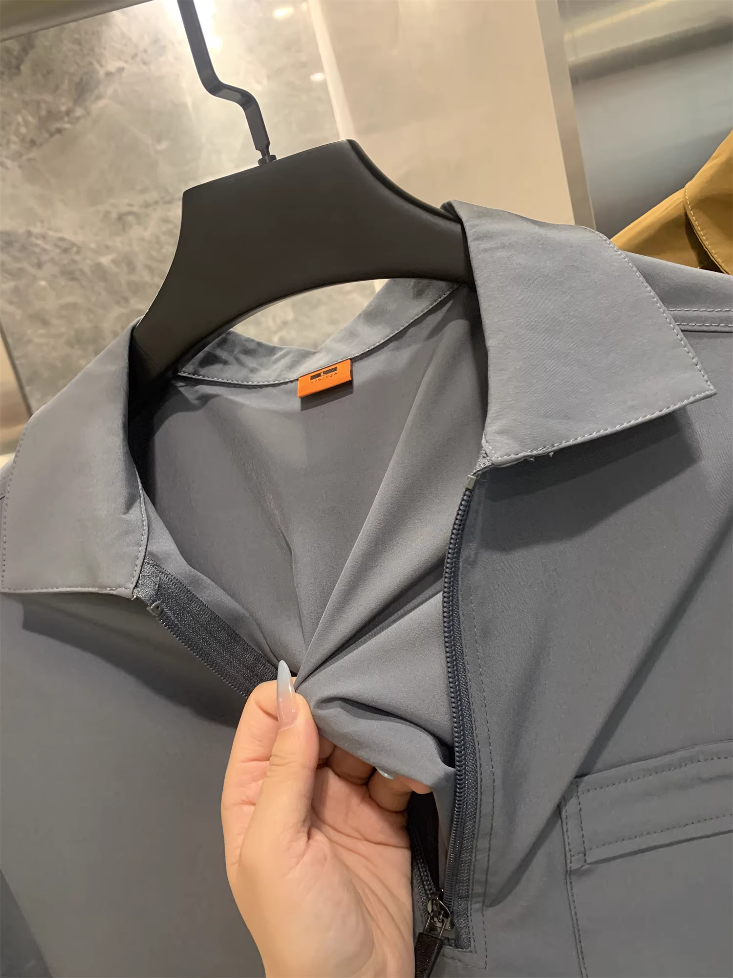 Don Quixote mang lại hiệu ứng làm mát riêng cho bạn! Trang phục ngoài trời nhẹ nhàng và hợp thời trang! Áo thun polo nhanh khô, sành điệu dành cho nam.