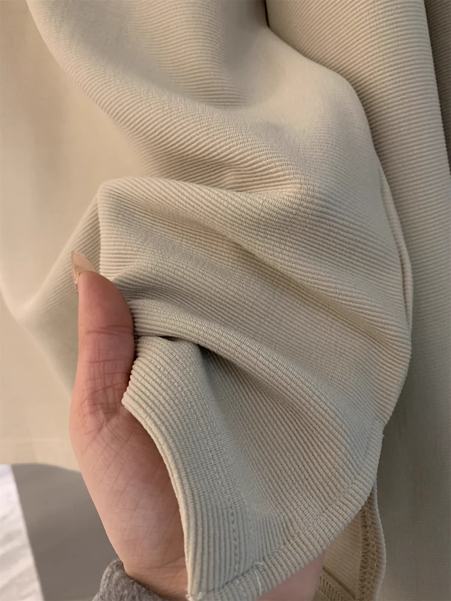 Don Quixote Han Dan! Len cao cấp! Vải dệt kim với họa tiết độc đáo, áo len cổ tròn tay dài phong cách thường ngày dành cho nam.