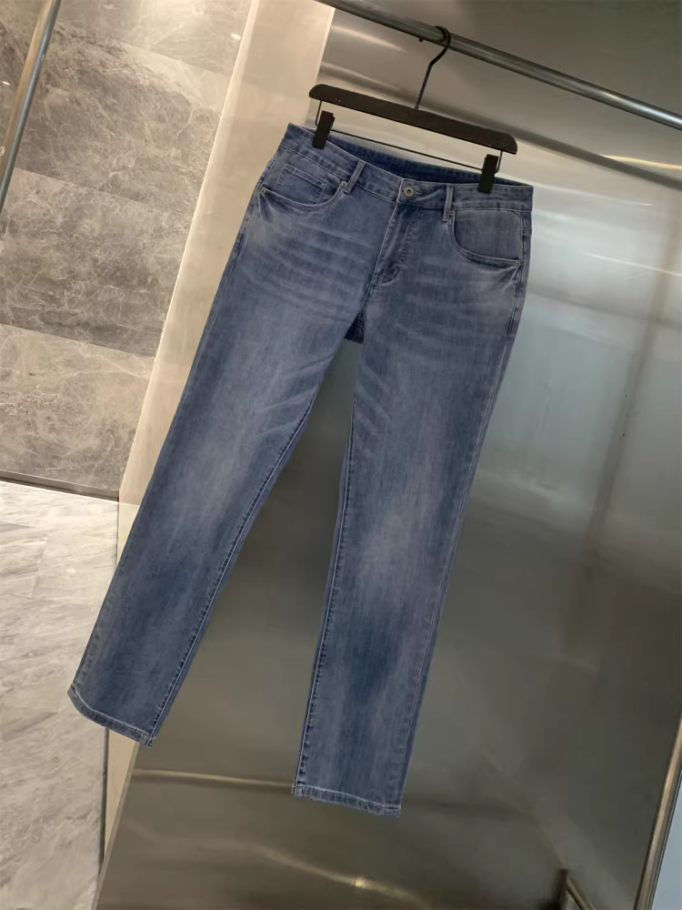 Don Quixote - Giá trị tinh khiết! Giá hời! Quần jeans denim mềm mại, chất liệu tốt, đa năng, kiểu dáng lịch sự nhưng vẫn thoải mái.