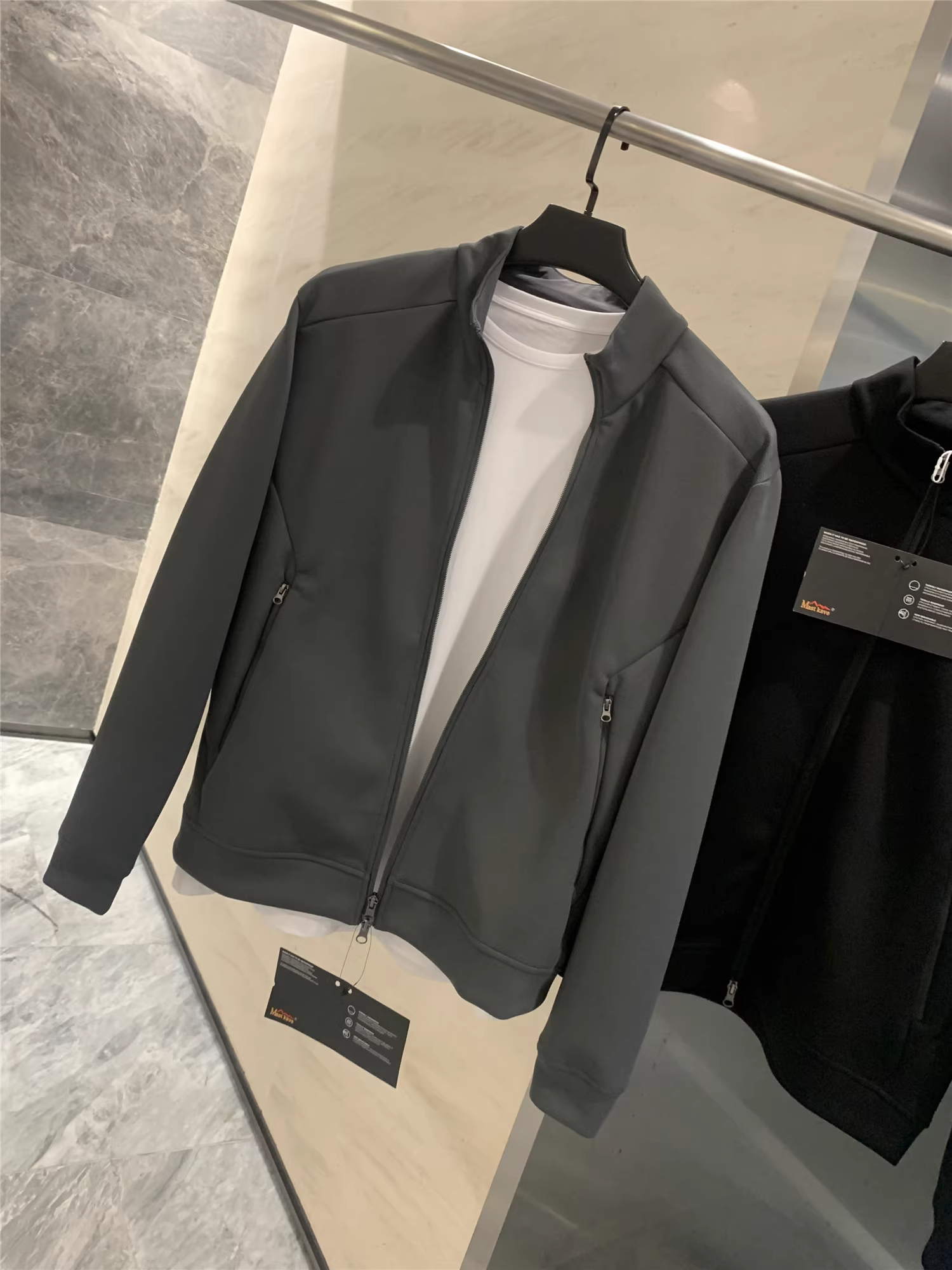 Chuỗi chương trình đào tạo toàn diện Don Quixote! Công nghệ đan hai mặt! Áo khoác cổ đứng thông thường, thoáng khí và thoáng mát dành cho nam giới.