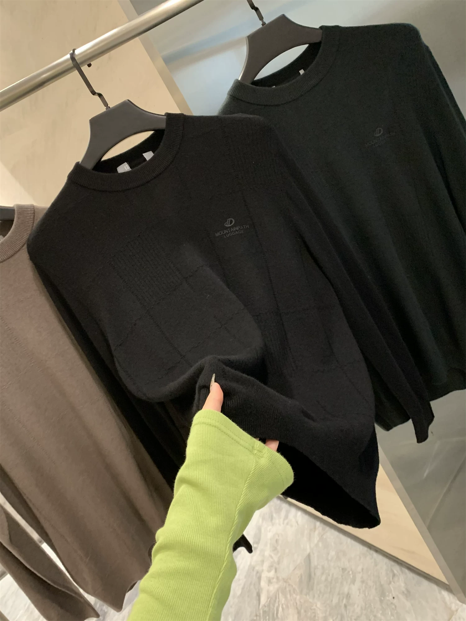 Áo len Don Quixote 100% len cừu! Phong cách Doujia cổ điển! Áo len nam mùa thu đông ấm áp và tinh tế, kiểu dáng thường ngày