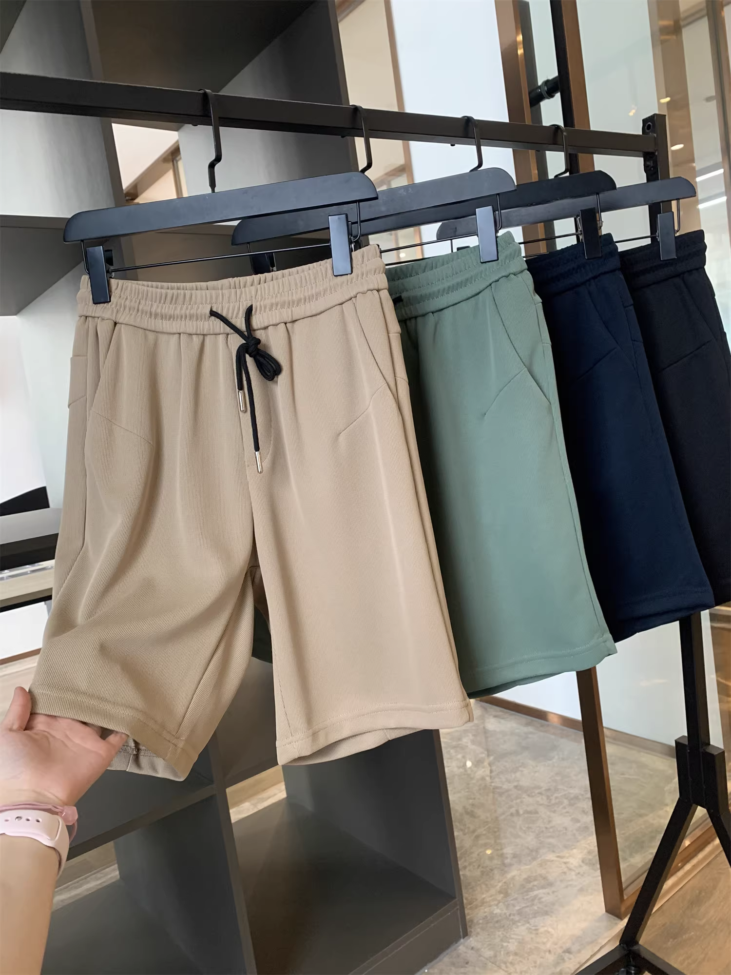 Đơn đặt hàng của công ty Don Quixote ODM! Thân thiện với da, thoáng khí và co giãn! Quần short nam ống thẳng năm phần mùa hè mới.