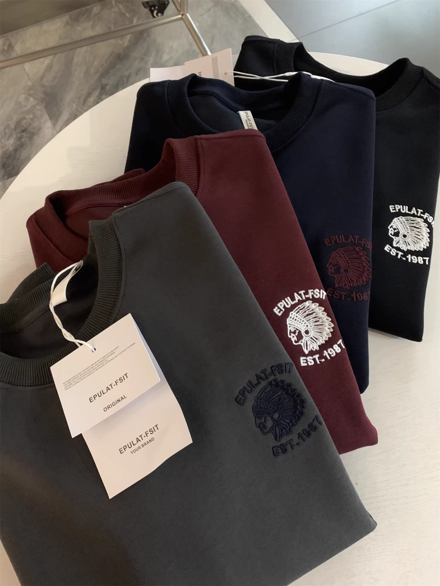 Don Quixote Bộ sưu tập mới mùa thu! Thêu tinh tế! Áo thun nam cổ tròn màu trơn thông thường đa năng hợp thời trang