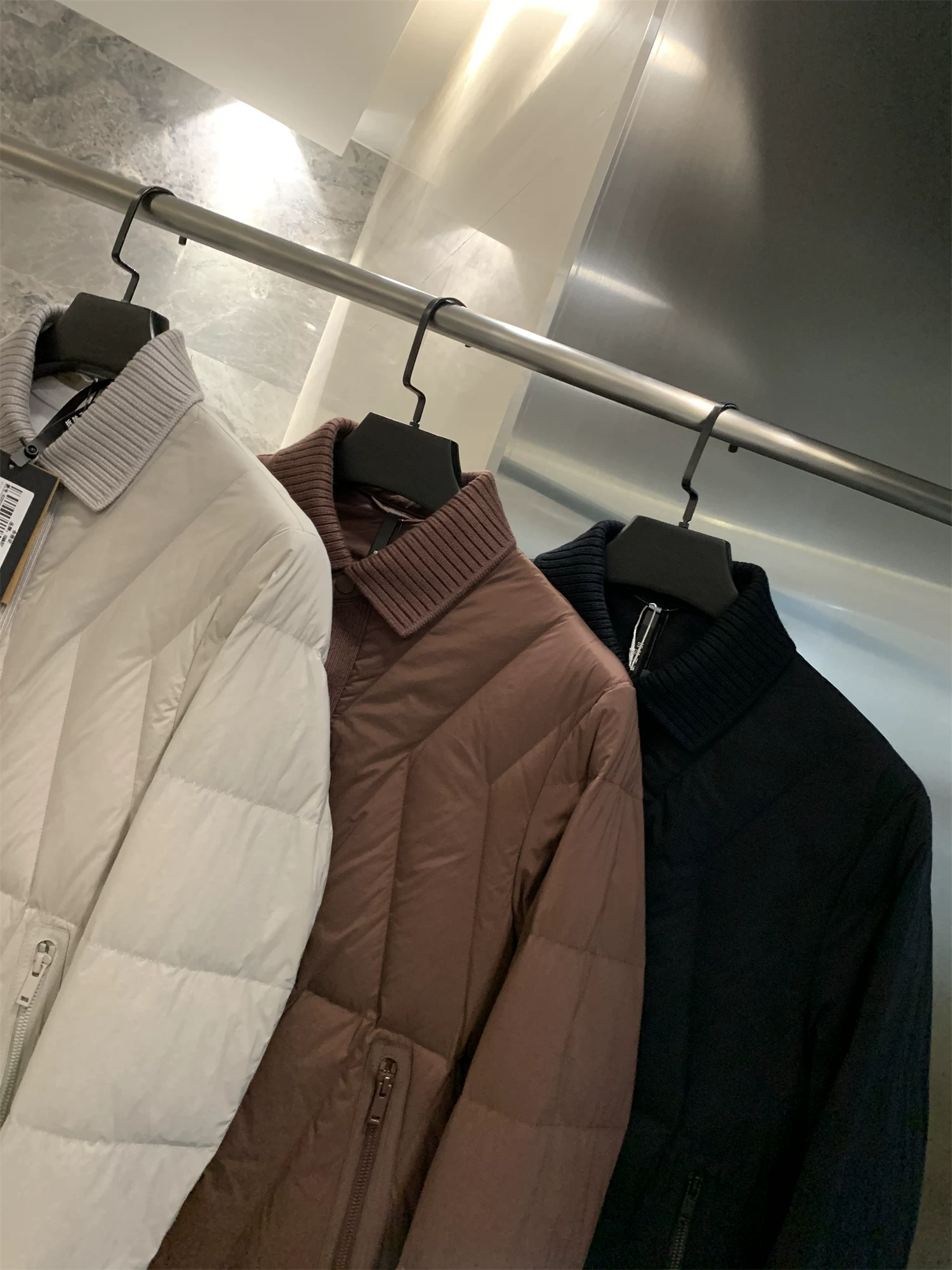 Áo khoác dạ dày dặn phong cách Don Quixote cổ điển! Áo khoác len phối màu mùa thu đông Ý sang trọng nhẹ nhàng, ấm áp, có cổ.