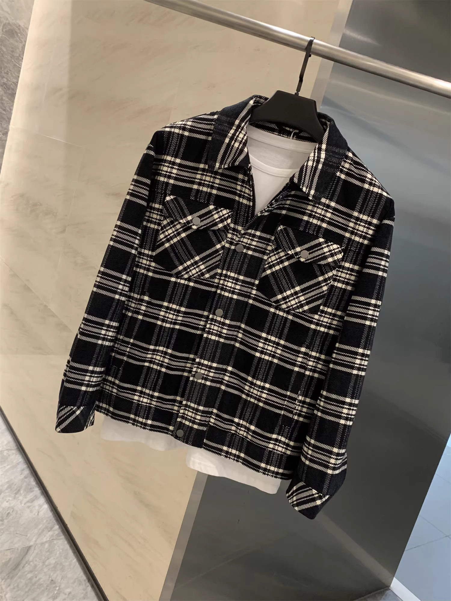 Don Quixote, Haijia! Áo khoác ngắn kiểu dáng công sở nam, họa tiết đẹp mắt, thích hợp cho mùa xuân, thu và đông, rất hợp thời trang.