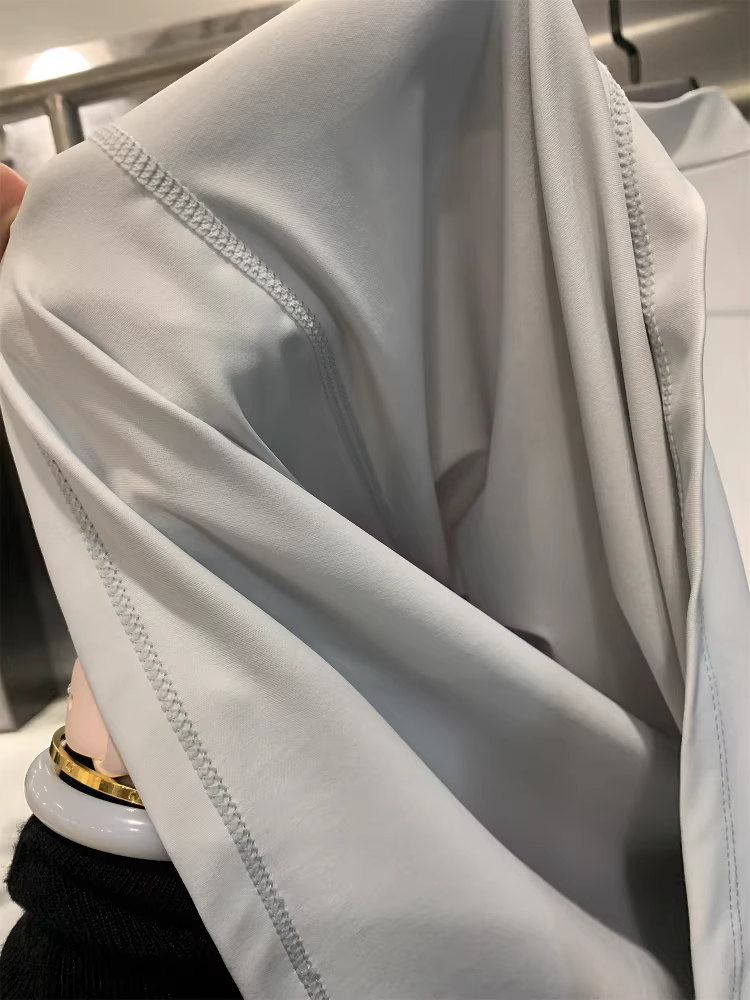 Don Quixote Leavo Johnson series! Xu hướng áo len cổ cao nửa cổ dành cho cặp đôi ngoài trời theo phong cách Ý