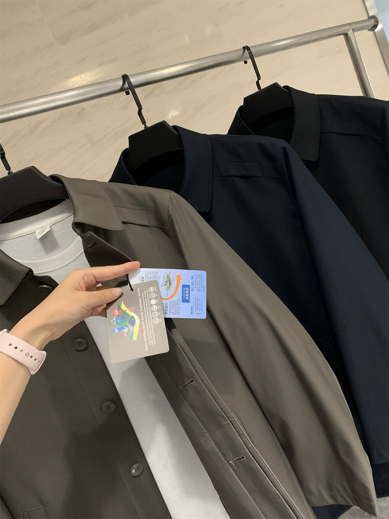 Don Quixote 3K+ đang trên quầy! Chất liệu vải phủ lớp công nghệ! Áo khoác trench coat dáng dài trung bình, phong cách Anh quốc sang trọng nhẹ nhàng.