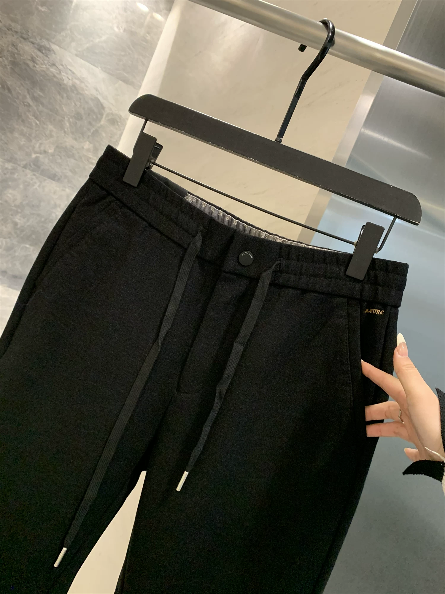 Don Quixote H Yu Dan! Chất liệu da lộn! Quần ống đứng chất liệu lông cừu tích hợp giữ ấm mùa thu đông, có dây rút, lưng thun, kiểu dáng thường ngày