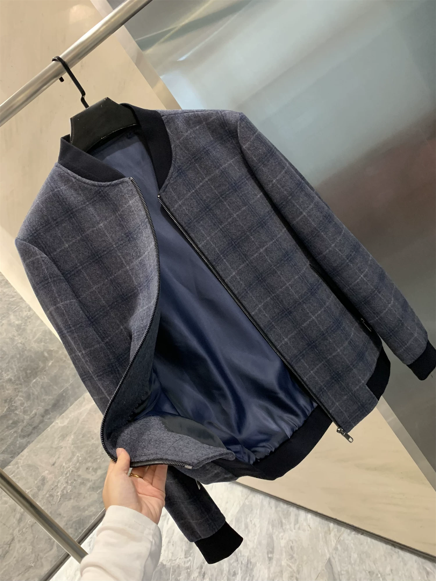 Áo khoác len ngắn kẻ ca rô cổ bóng chày giữ ấm mùa đông cho nam, chất liệu 100% len cừu Don Quixote!