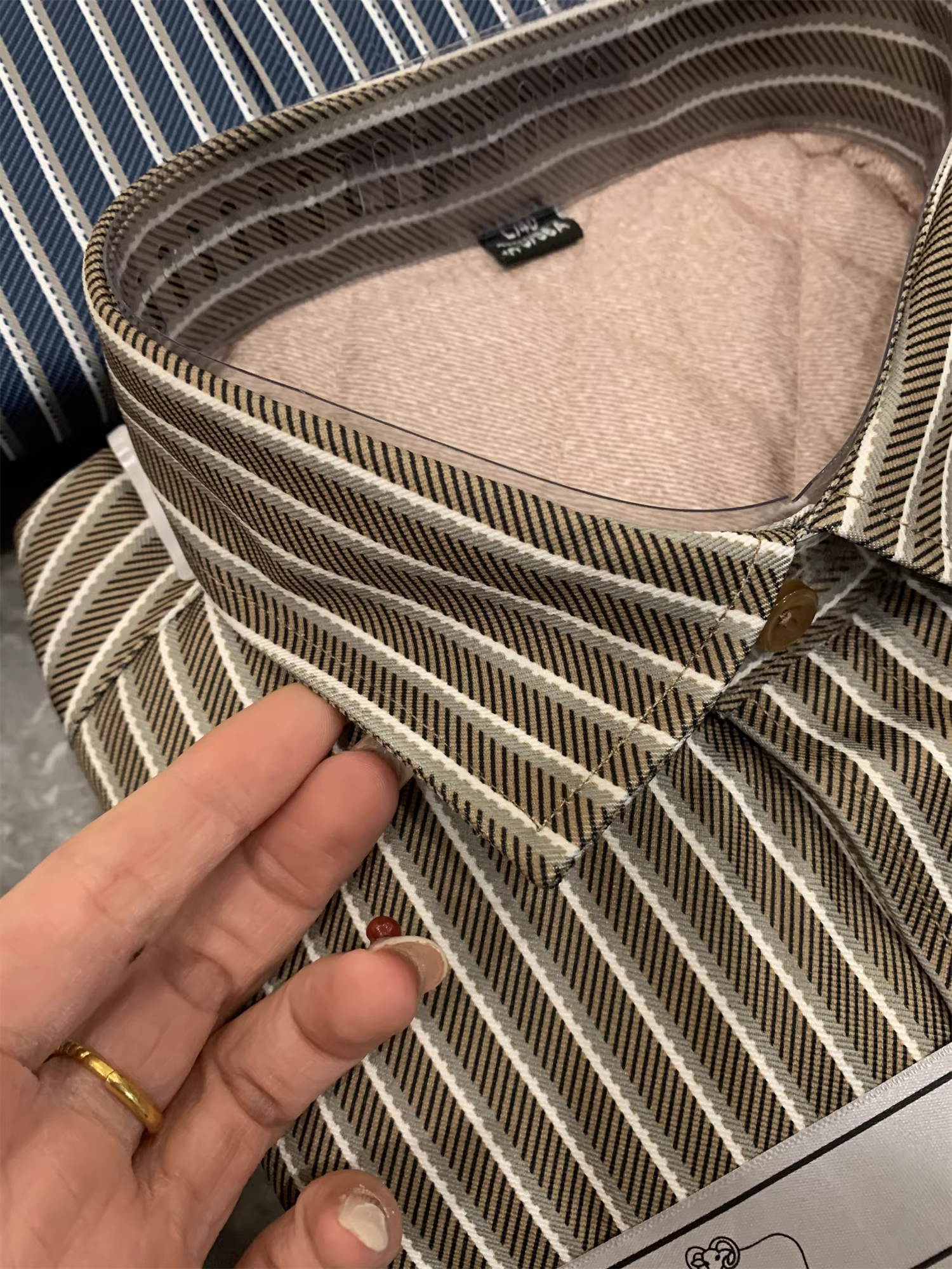 Đơn đặt hàng của công ty Don Quixote ODM! Áo sơ mi nam dài tay dày dặn, ấm áp, kẻ sọc dọc, chất liệu len cừu.