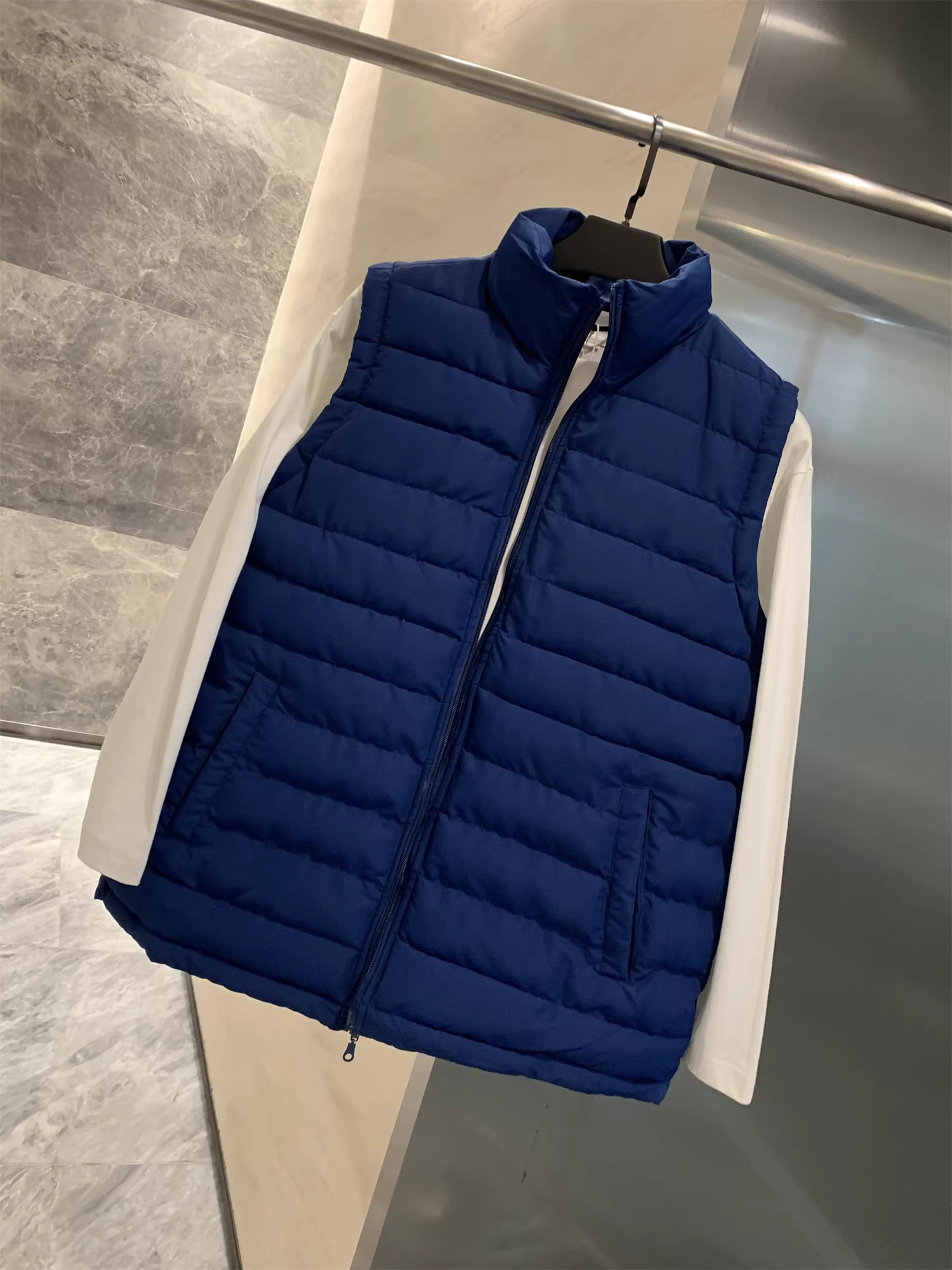 Don Quixote, sản phẩm tuyệt vời! Áo vest cotton cổ đứng may chần bông, chống gió, chống thấm nước, dày dặn, ấm áp, nhẹ, thích hợp cho hoạt động ngoài trời.