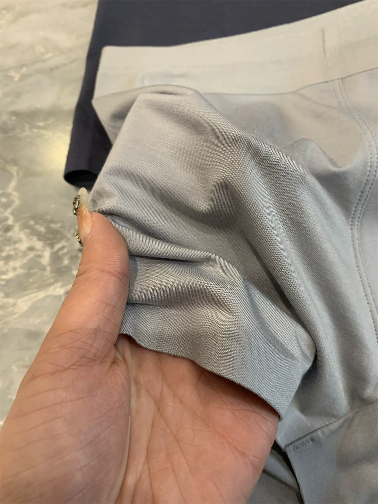 Don Quixote ba chiếc! Công nghệ liền mạch! Quần lót nam chất liệu thân thiện với da, thoáng khí, độ đàn hồi cao.