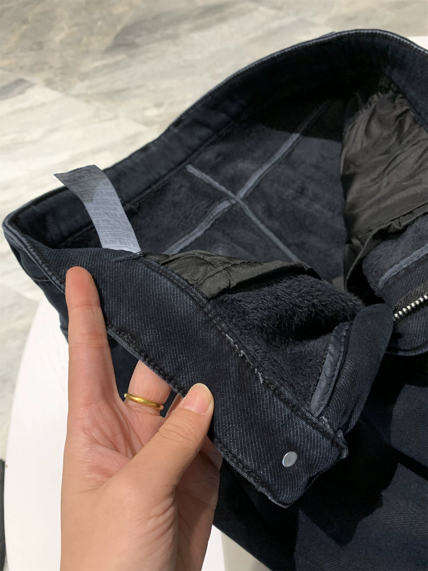 Giảm giá Don Quixote! Lớp lót bằng da lộn tổng hợp! Quần jean ống thẳng ấm áp dành cho nam giới, thích hợp cho mùa thu đông.