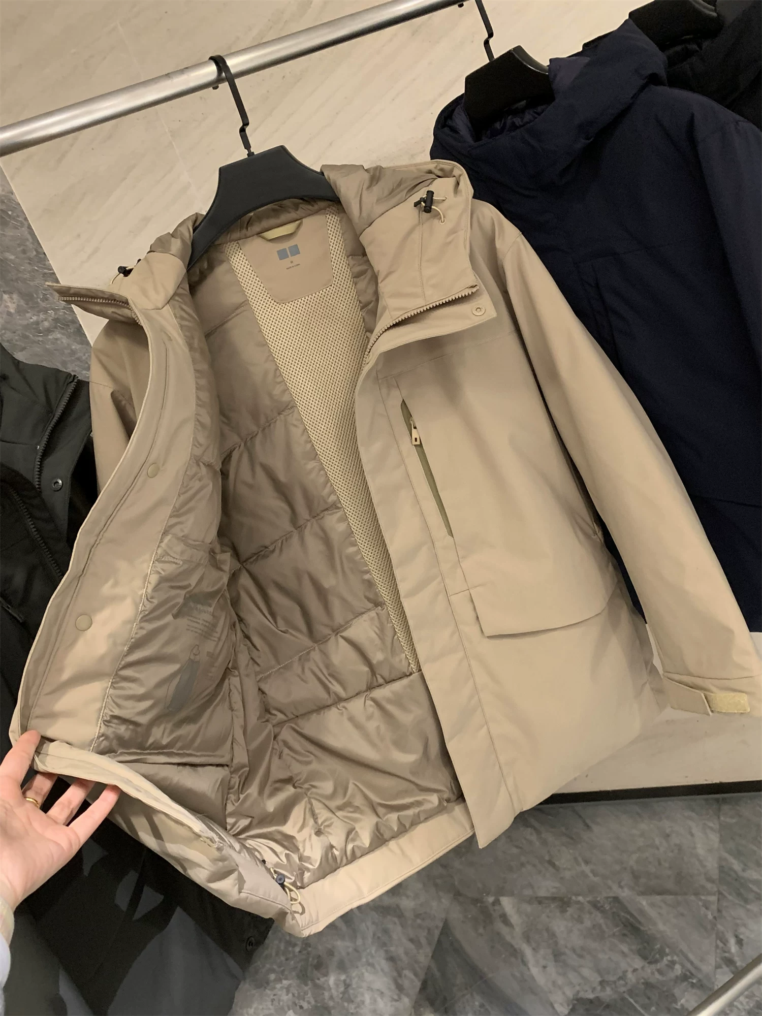 Phòng thử đồ Don Quixote U+! Gọn gàng và sắc nét! Áo khoác ngoài có mũ trùm đầu dành cho nam mùa đông.