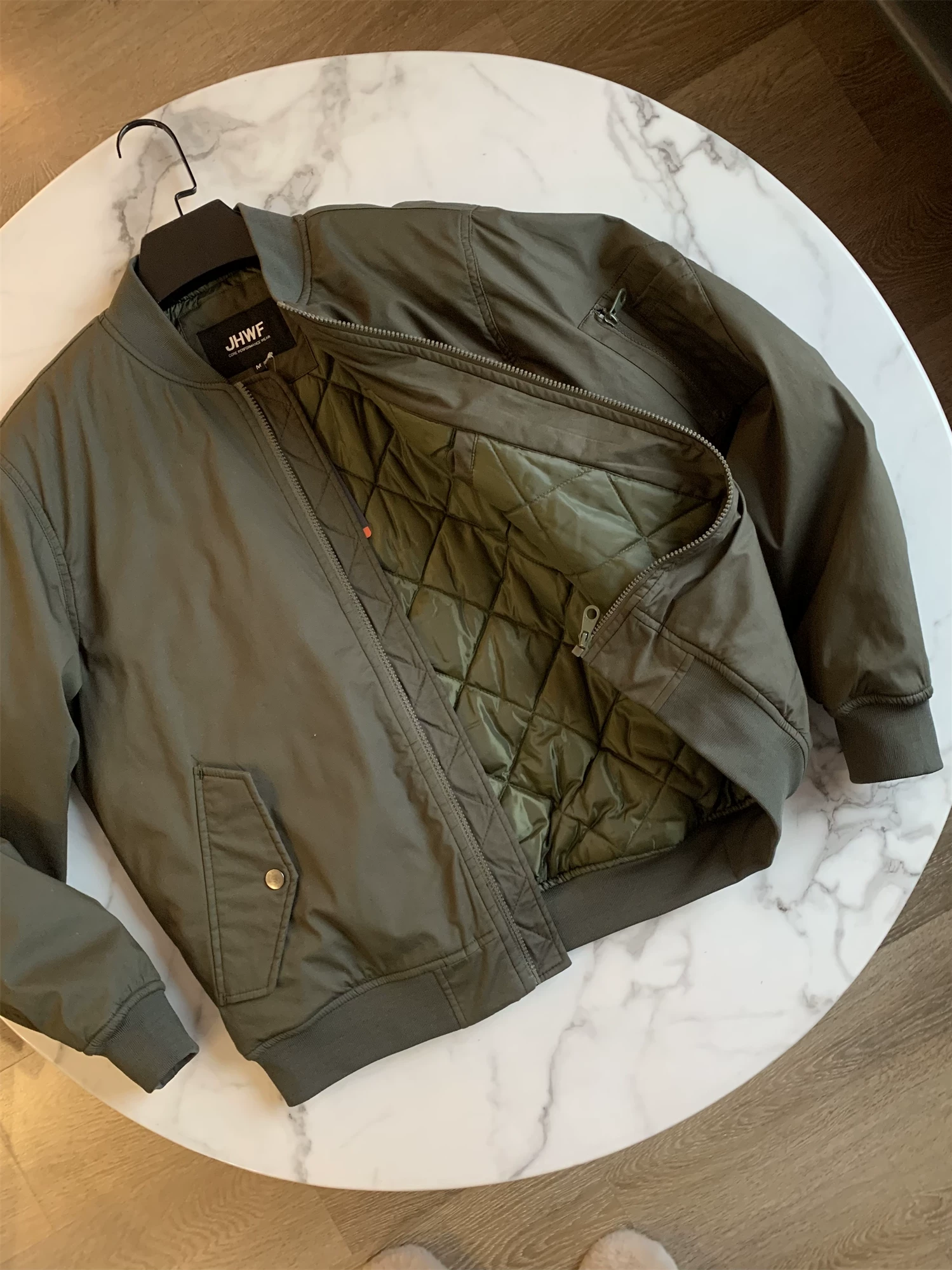 Áo khoác nam Don Quixote kiểu Mỹ! Áo khoác mùa đông nam màu trơn, dáng rộng, đa năng, có lớp lót bông.