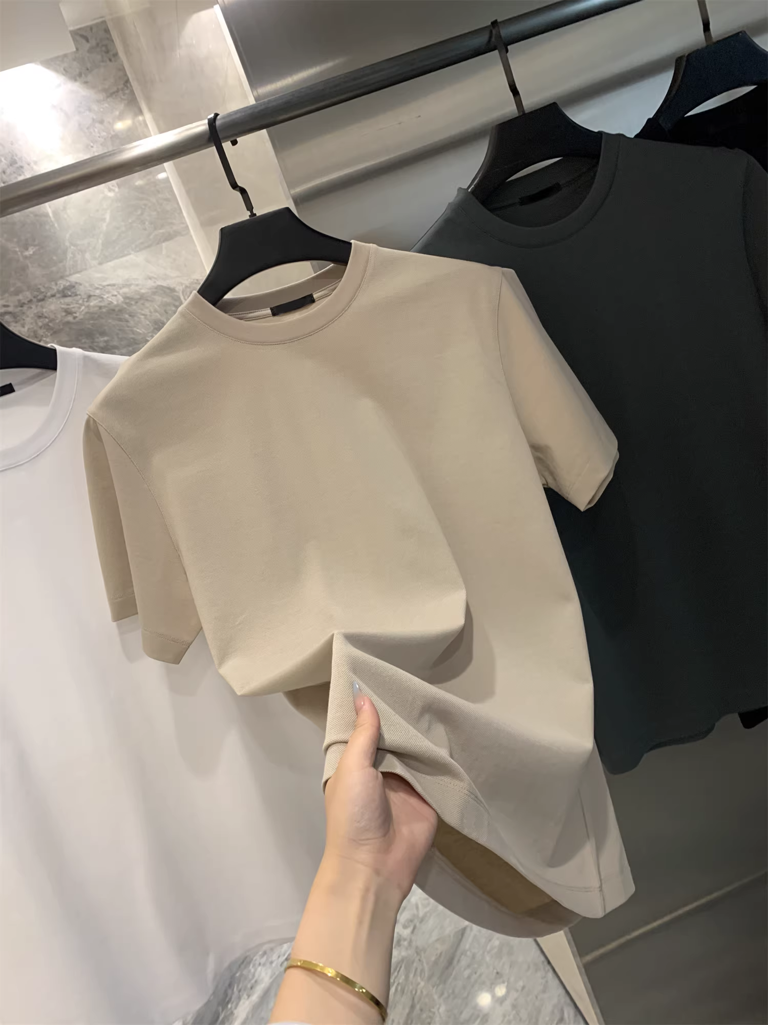 Don Quixote, đồ tuyệt vời này! Được làm từ chất liệu cotton nguyên chất! Áo thun nam ngắn tay màu trơn đa năng mùa hè, hợp thời trang.