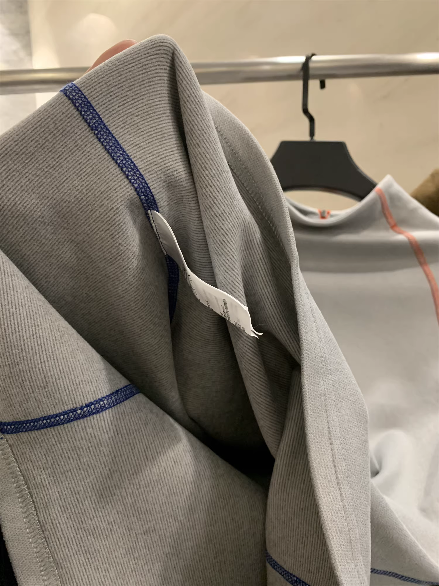 Công nghệ nhiệt graphene Don Quixote + Lưu trữ nhiệt bằng len và giữ nhiệt! Áo lót dài tay cổ đứng có đường may phối màu