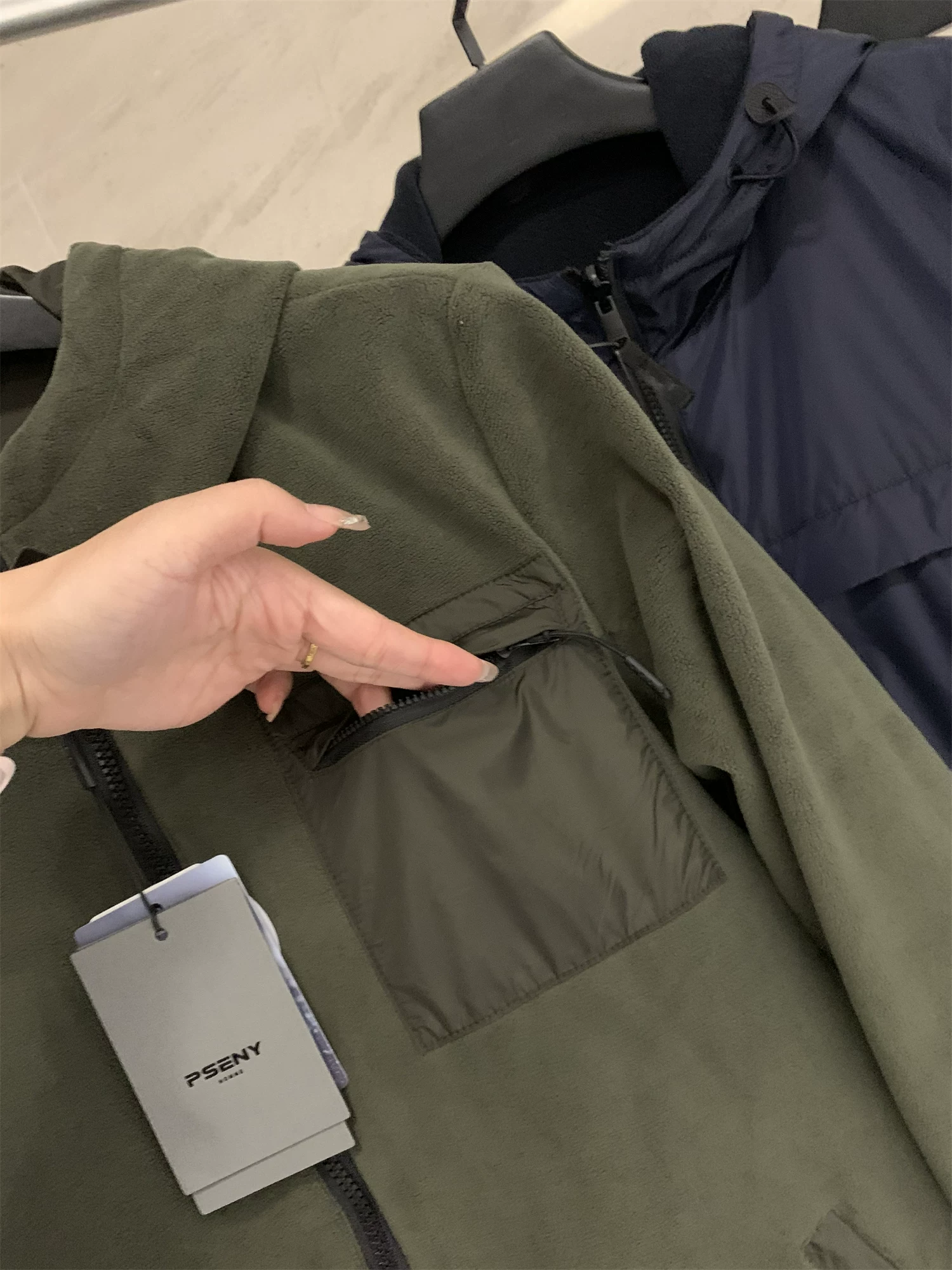 Áo khoác hai mặt thần kỳ của Don Quixote! Áo khoác có mũ trùm đầu bằng nylon kim loại lông cừu cực kỳ ấm áp dành cho nam mùa thu đông.