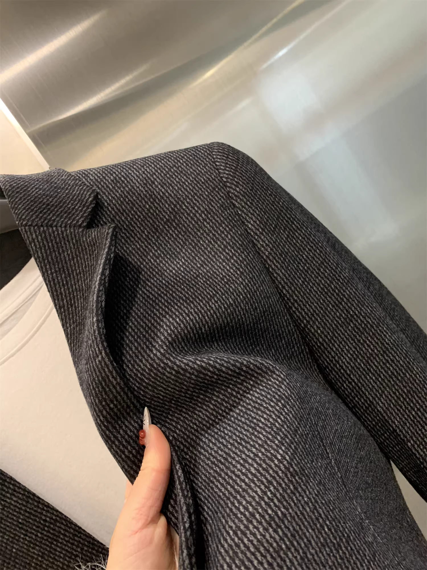 Áo khoác phao kiểu vest công sở nhẹ, chất liệu 90% lông ngỗng Don Quixote! Lông cừu bên trong!