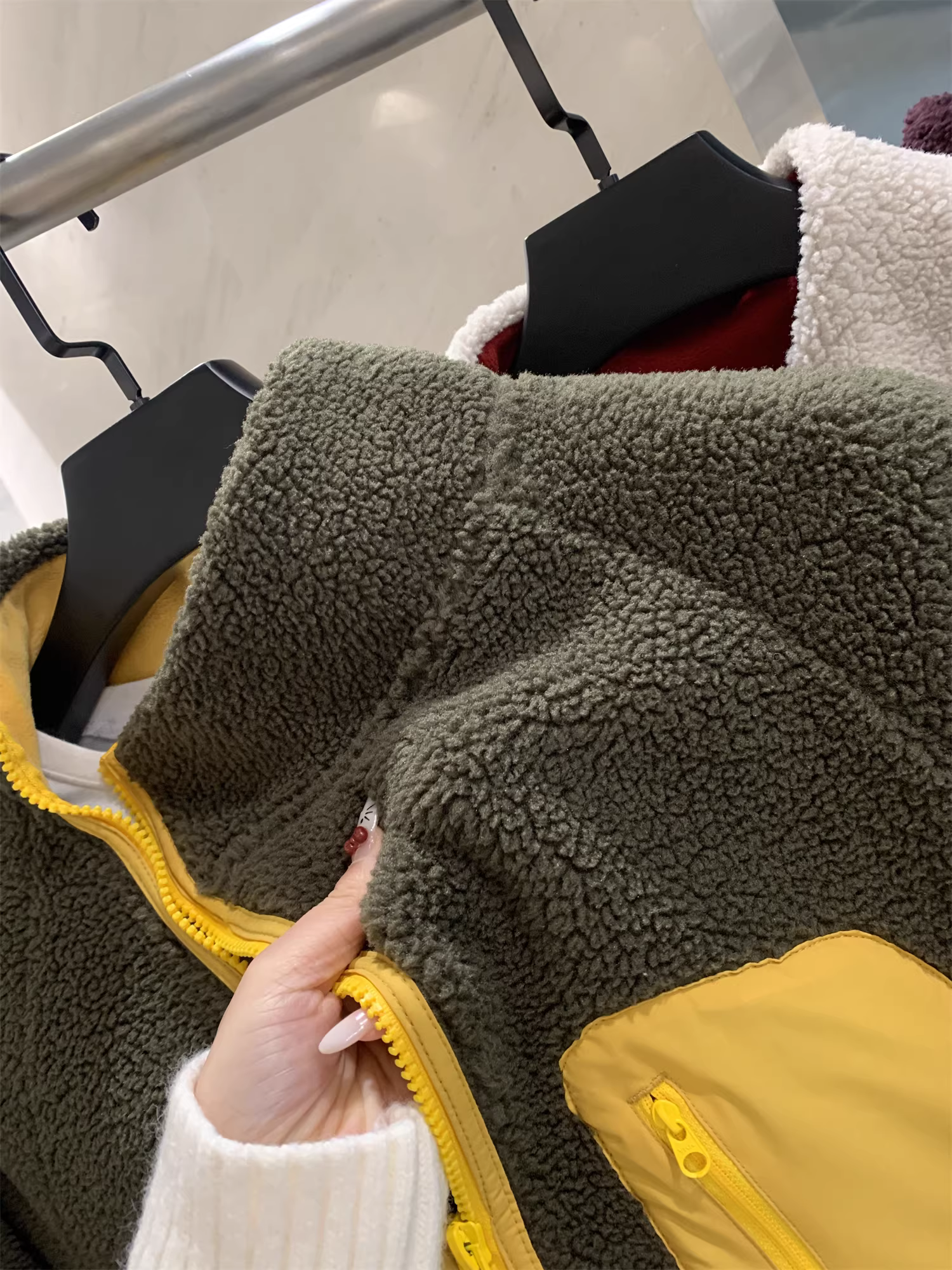 Đồ Nhật Bản Don Quixote! Túi phối màu! Áo khoác ấm có khóa kéo chéo, lót lông cừu dày dành cho nam.