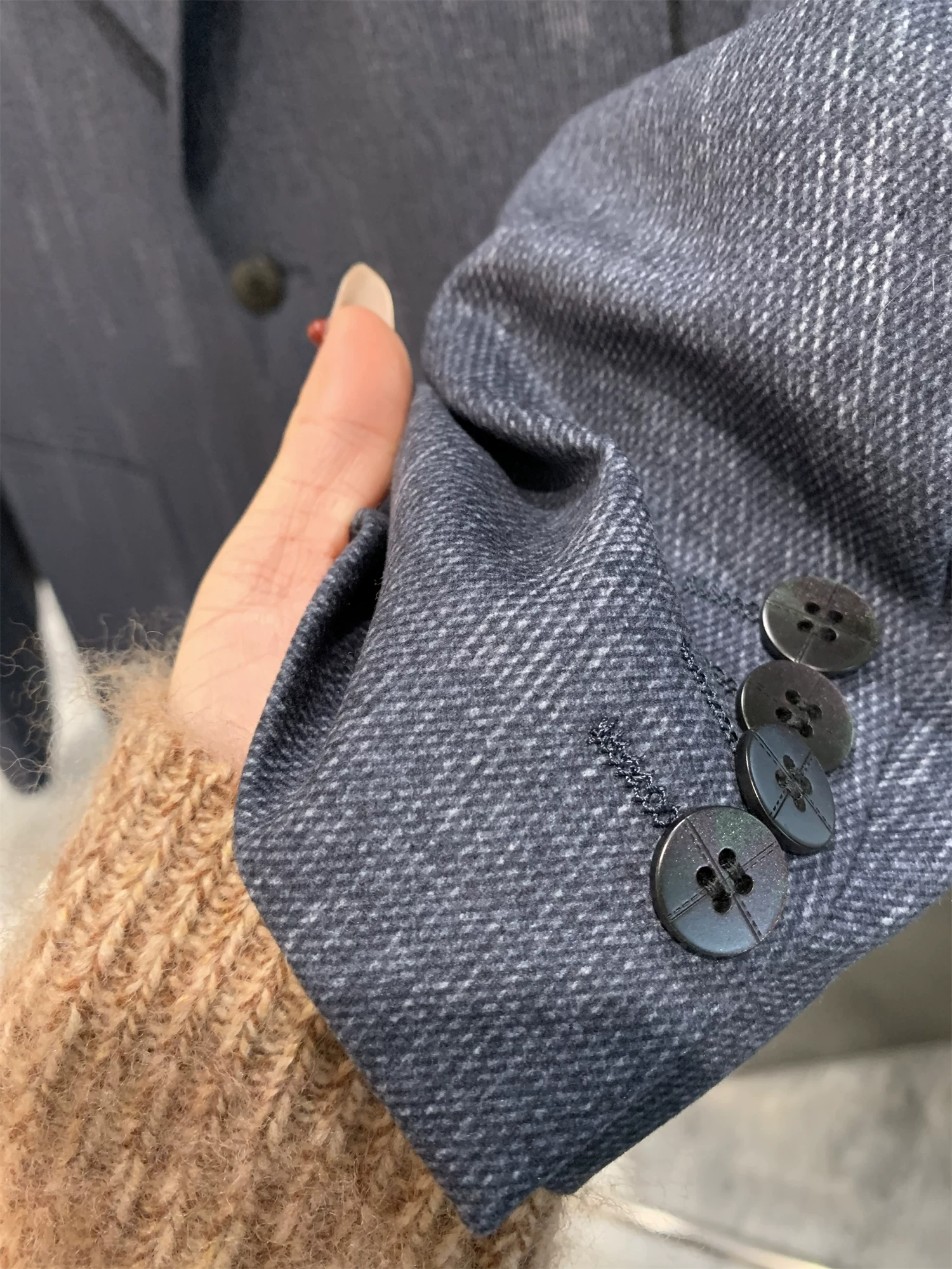 Dòng sản phẩm áo khoác nam Don Quixote's Velvet Elastic! Áo blazer công sở lịch lãm, họa tiết tối màu, kiểu dáng cấu trúc, dành cho nam giới.