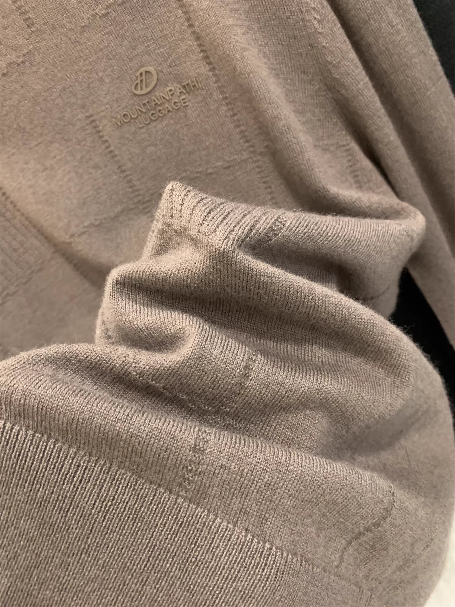 Áo len Don Quixote 100% len cừu! Phong cách Doujia cổ điển! Áo len nam mùa thu đông ấm áp và tinh tế, kiểu dáng thường ngày