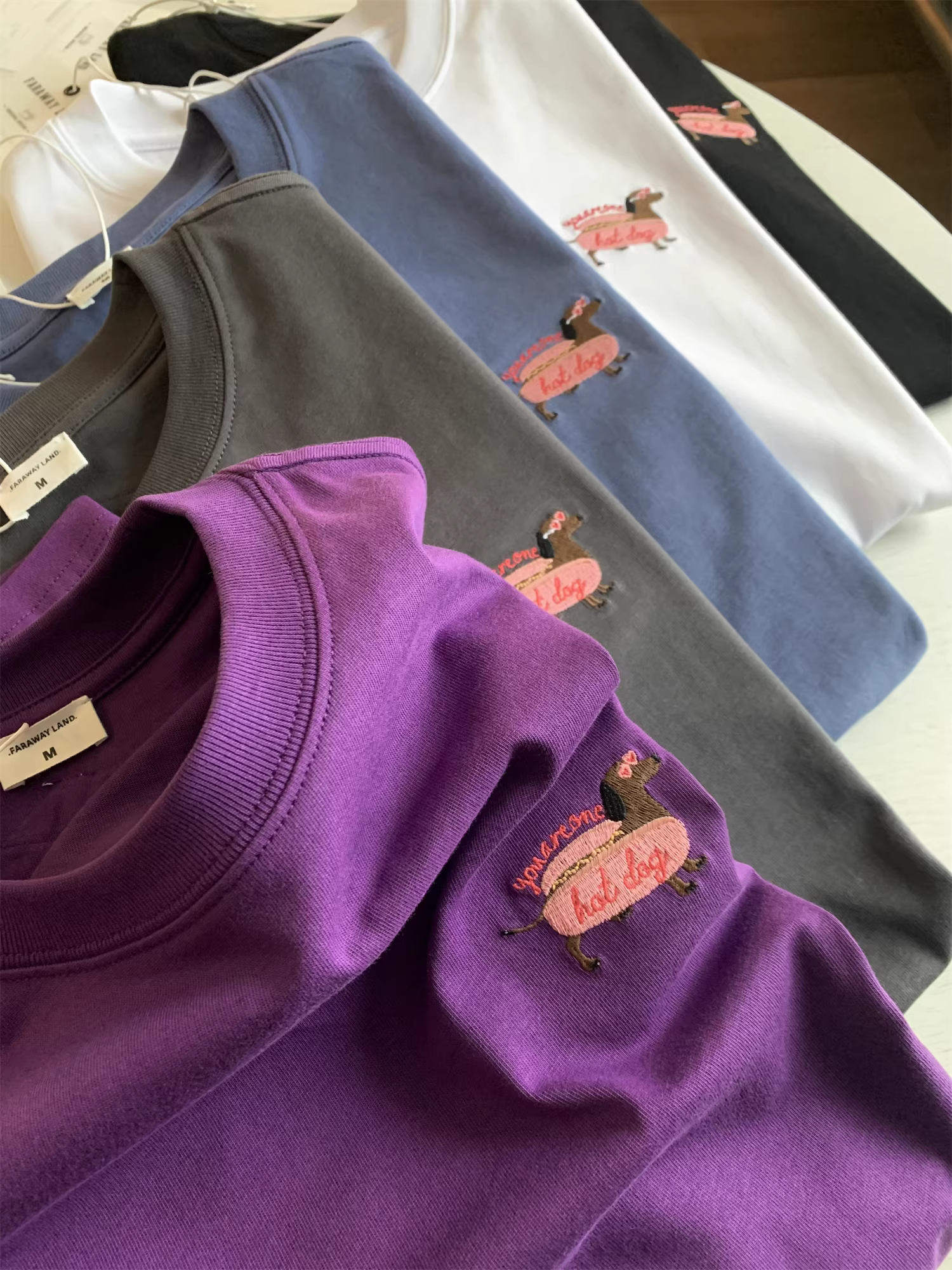 Don Quixote 100% cotton! Thêu tinh tế! Áo thun ngắn tay phong cách cặp đôi, rộng rãi và đa năng, kiểu dáng thời thượng.