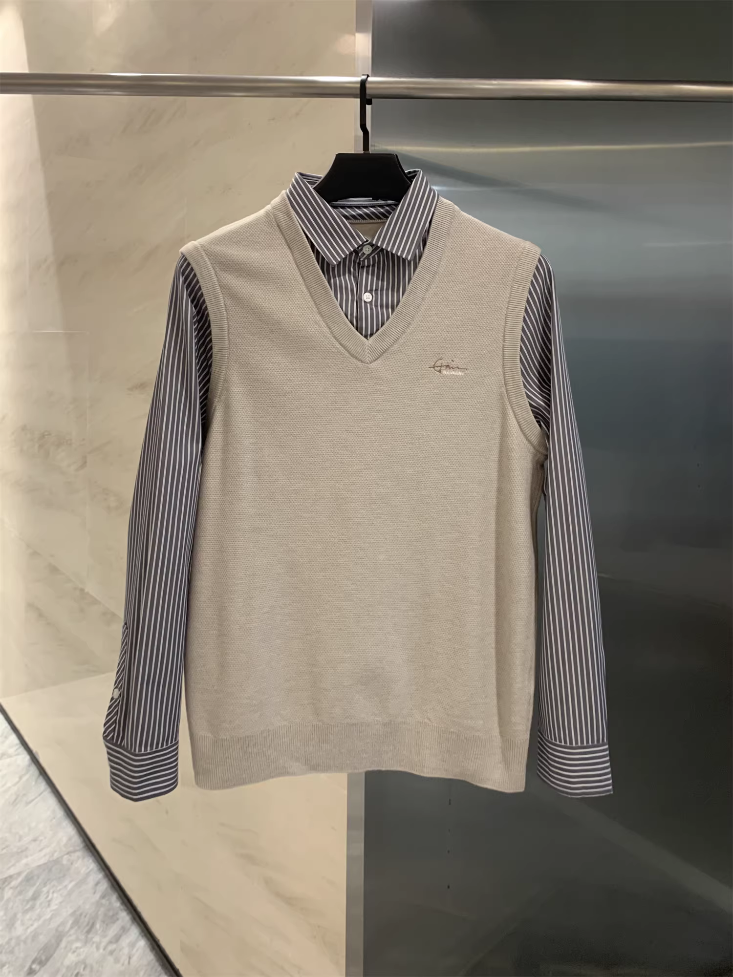 Don Quixote dòng H! Sợi dệt lõi có độ đàn hồi cao! Áo len dệt kim hai mảnh thường ngày mùa thu đông phối màu.