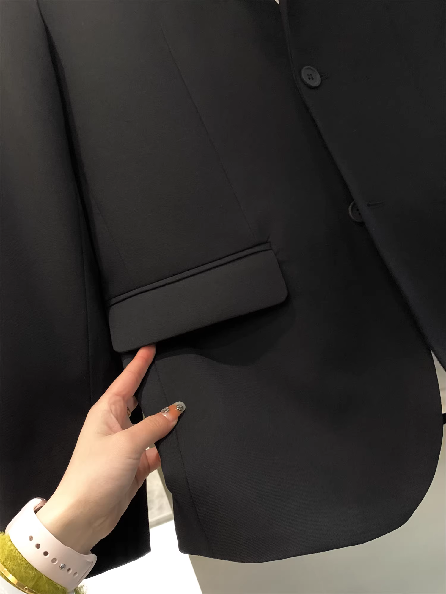 Áo vest nam chất liệu mịn, mềm mại, kiểu dáng thường ngày, giá cả phải chăng!