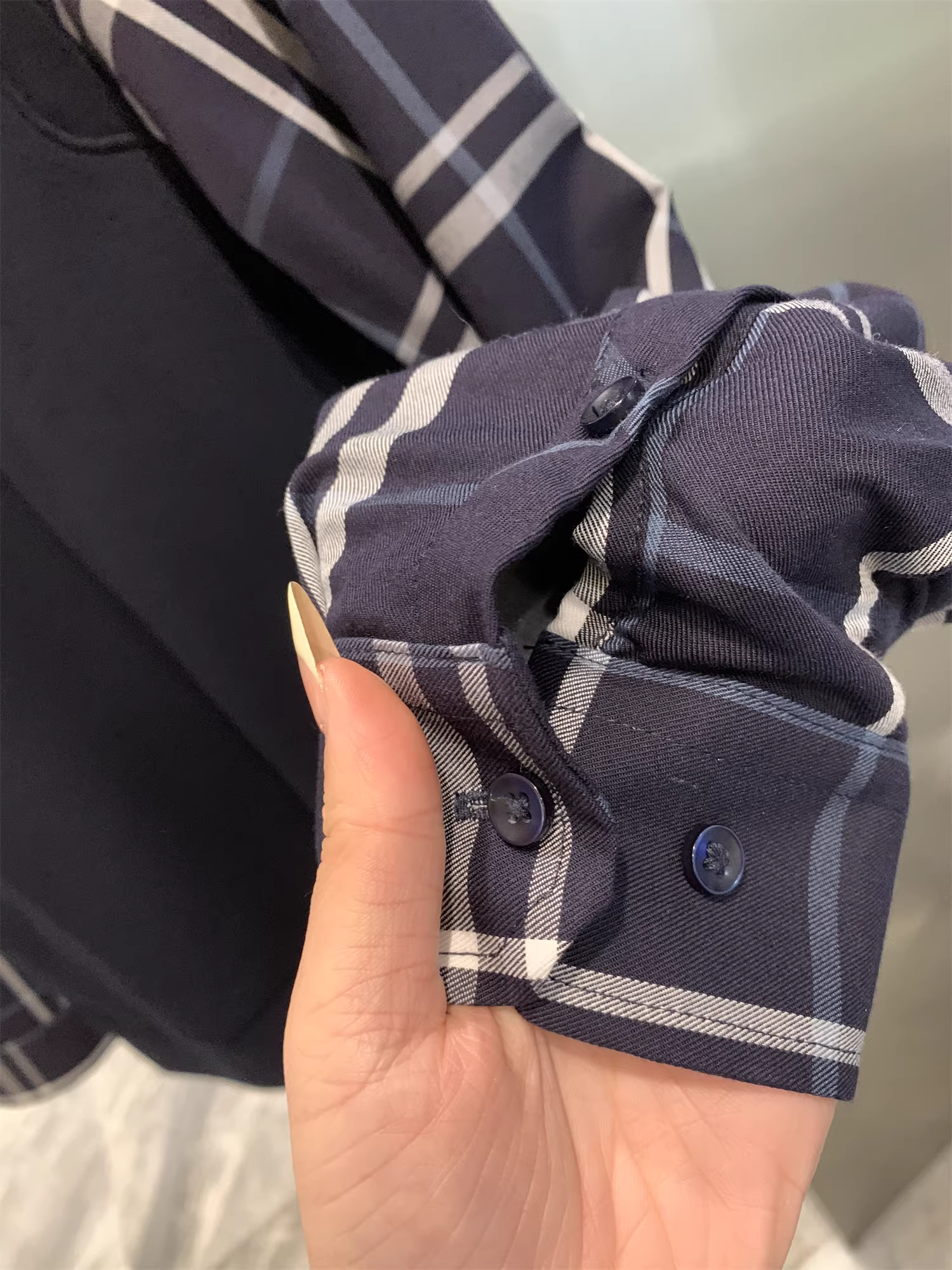 Ưu điểm của thương hiệu Don Quixote H! Lót lông cừu để giữ ấm! Áo len dệt kim giả hai mảnh có cổ kép kẻ sọc mùa thu đông.