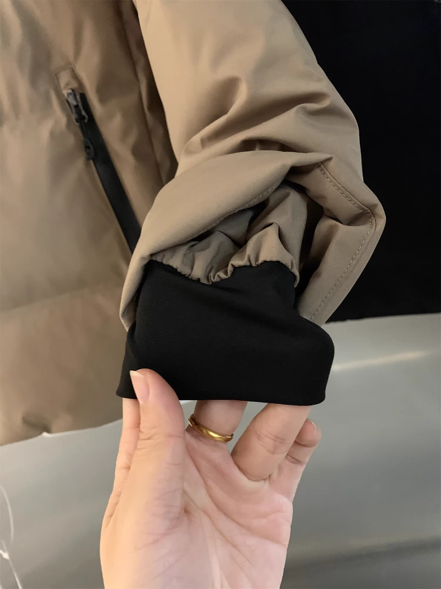 Don Quixote giữ ấm bạn! Chất liệu dính liền mạch! Áo khoác cotton có mũ trùm đầu màu trơn đơn giản dành cho nam giới trong mùa đông, hợp thời trang.