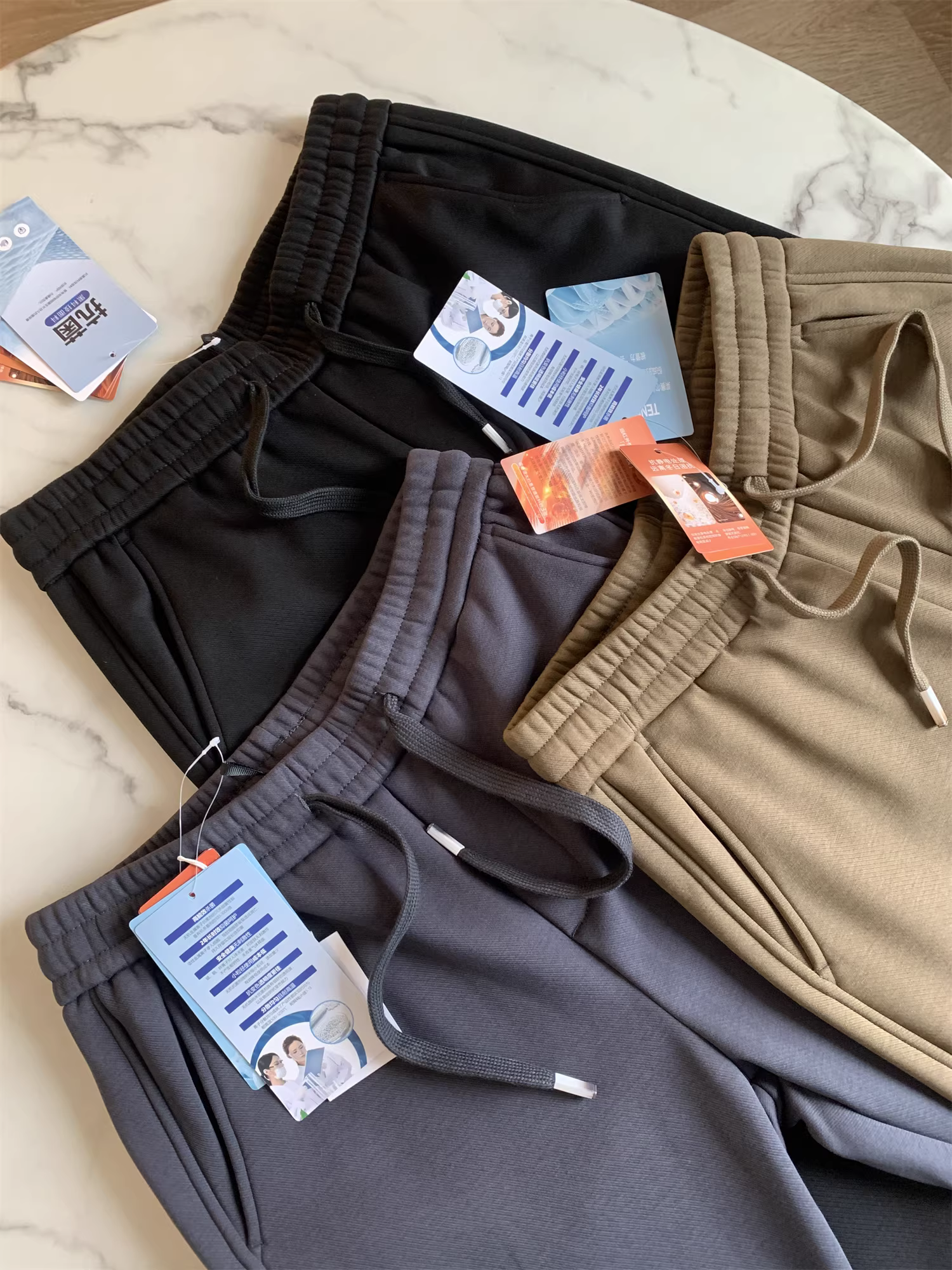 Nâng cấp chất lượng Don Quixote! Có lớp lót lông cừu và dày dặn! Quần jogger thể thao mùa thu đông vừa vặn tuyệt vời dành cho nam giới.