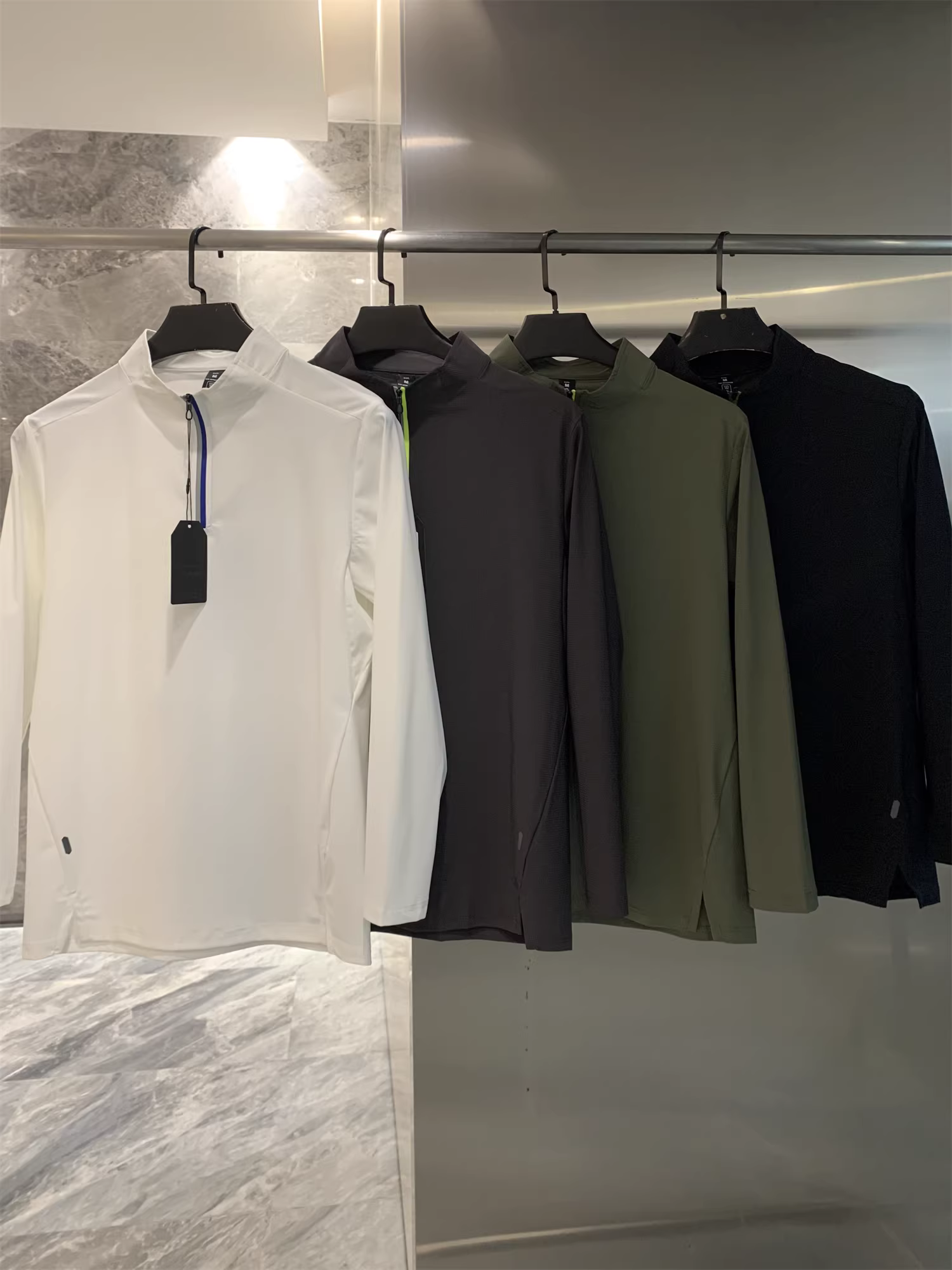 Công nghệ may mặc thể thao Don Quixote! Áo thun cổ đứng nửa khóa kéo chất liệu lụa đá, nhanh khô, thoáng khí, co giãn cao, mặc ngoài trời, phong cách thường ngày
