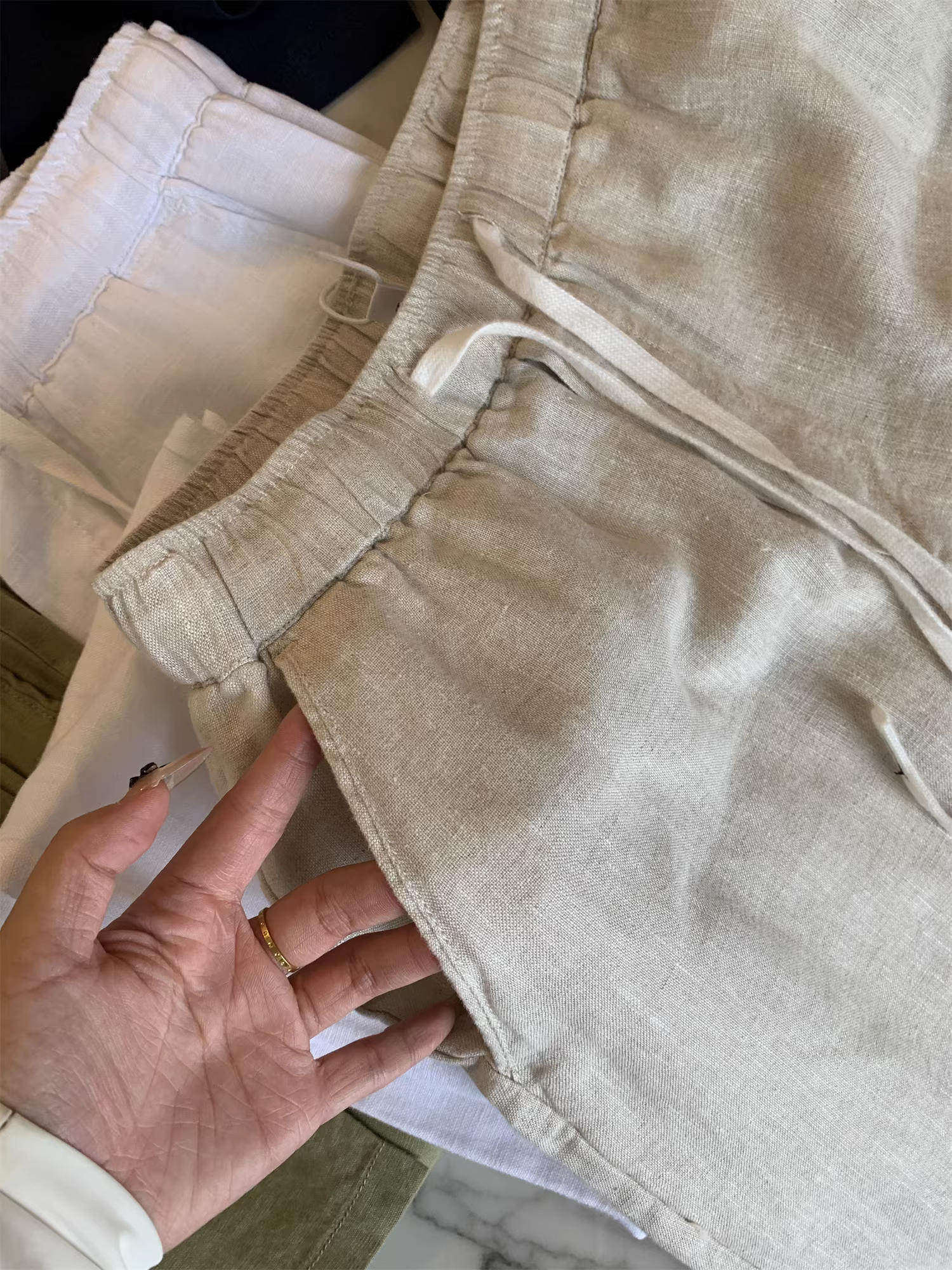 Don Quixote thật tuyệt vời! 100% vải lanh! Quần âu nam ống đứng lưng thun thoáng mát, chất liệu mát mẻ và thoáng khí.