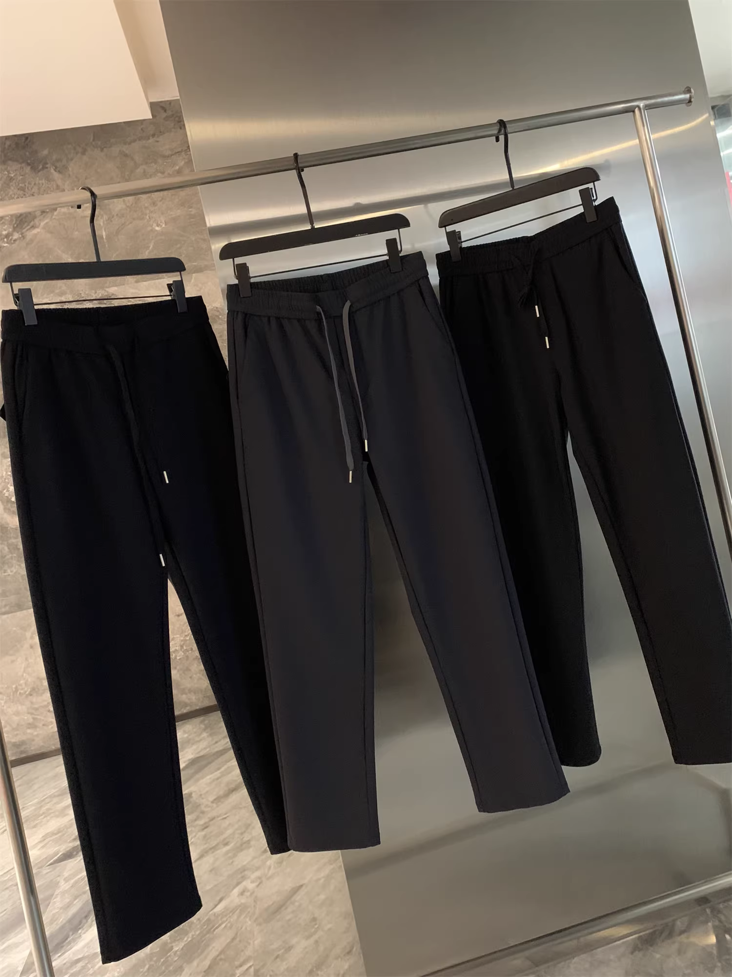 Don Quixote đi mua hàng! Siêu thoải mái! Quần dài thẳng dáng xuông giữ ấm mùa thu đông bằng tia hồng ngoại xa dành cho nam.