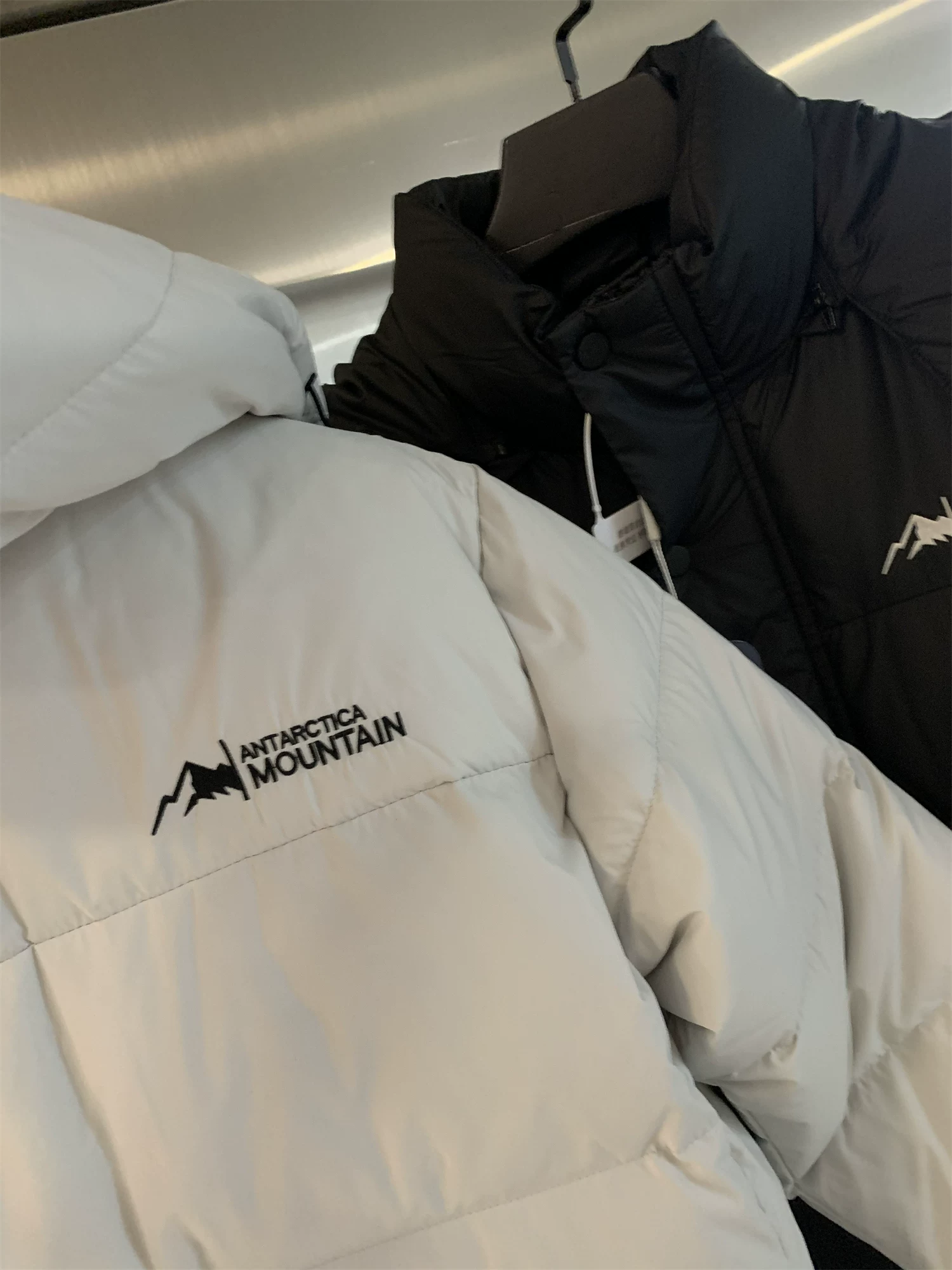 Don Quixote, chiếc áo khoác đi bộ! Áo khoác dài có mũ trùm đầu dành cho nam mùa đông, có lớp lót bằng công nghệ graphene.