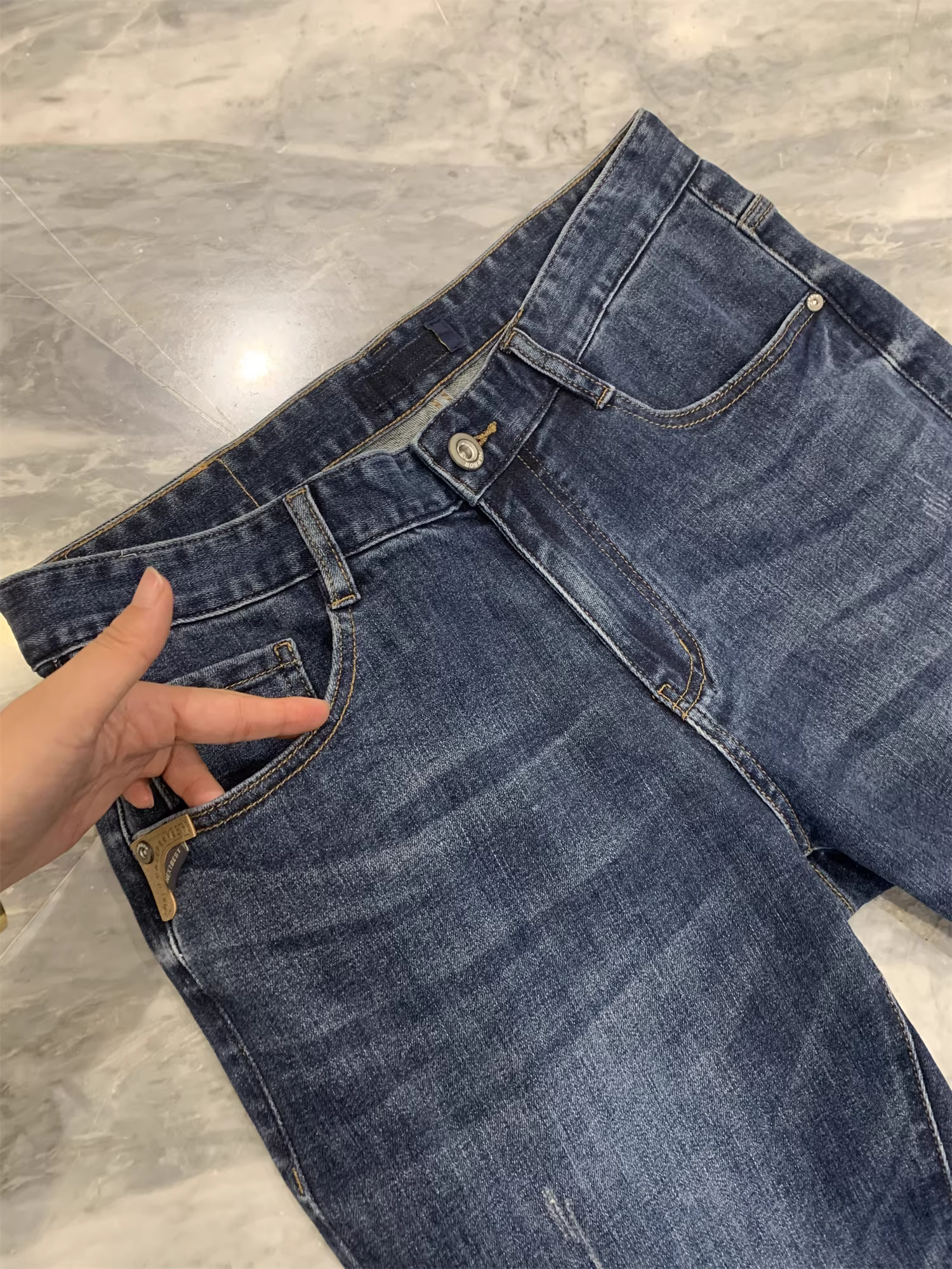 Quần jean nam Don Quixote H! Hàng ngoại nhập 278! Quần jean thẳng, chất liệu dày dặn, mềm mại, giặt nhẹ, kiểu dáng đơn giản.