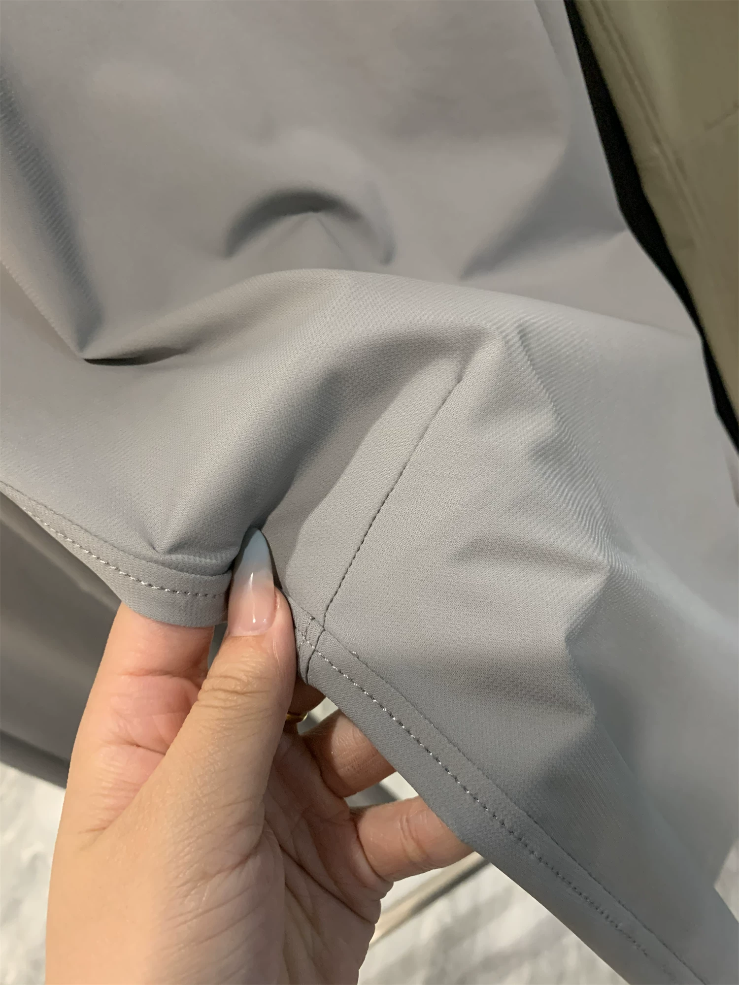 Don Quixote rất nhẹ và thoáng khí! Quần da nam dáng thẳng, nhẹ, nhanh khô, thoáng khí mùa hè rất hợp thời trang.