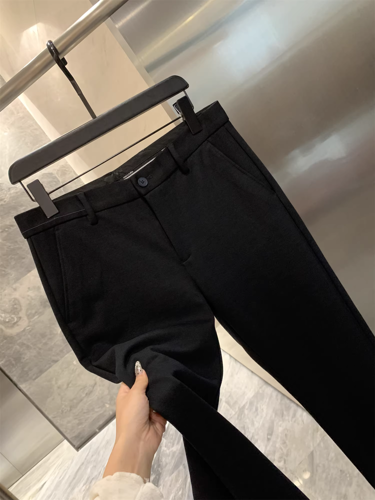 Don Quixote dòng H! Đơn giản và thoải mái! Quần âu nam màu trơn dáng thẳng, quần dài, kiểu dáng thời thượng, mới mùa thu.